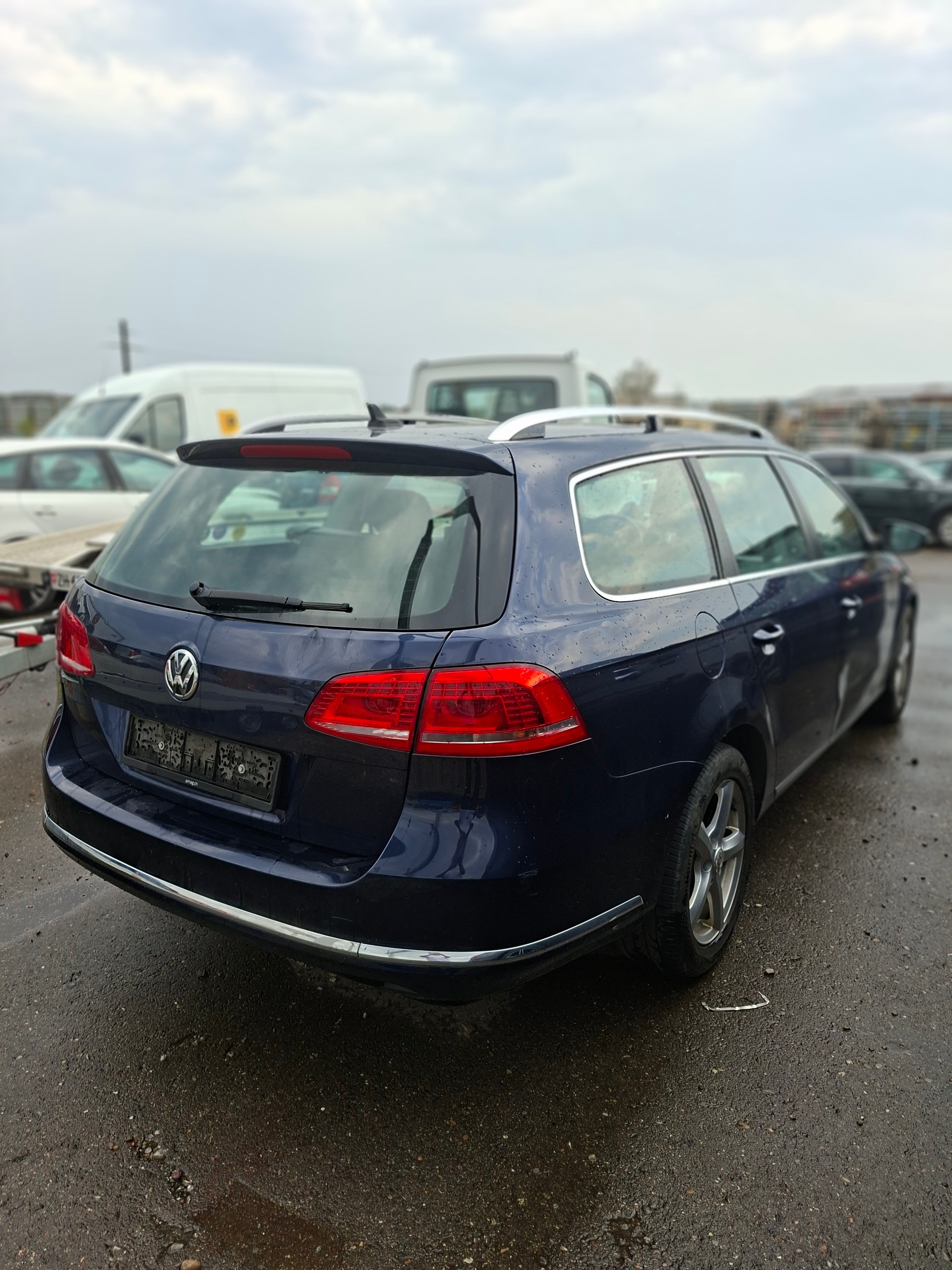 VW Passat Variant 1.6 TDI BMT Trendline DSG-image-4