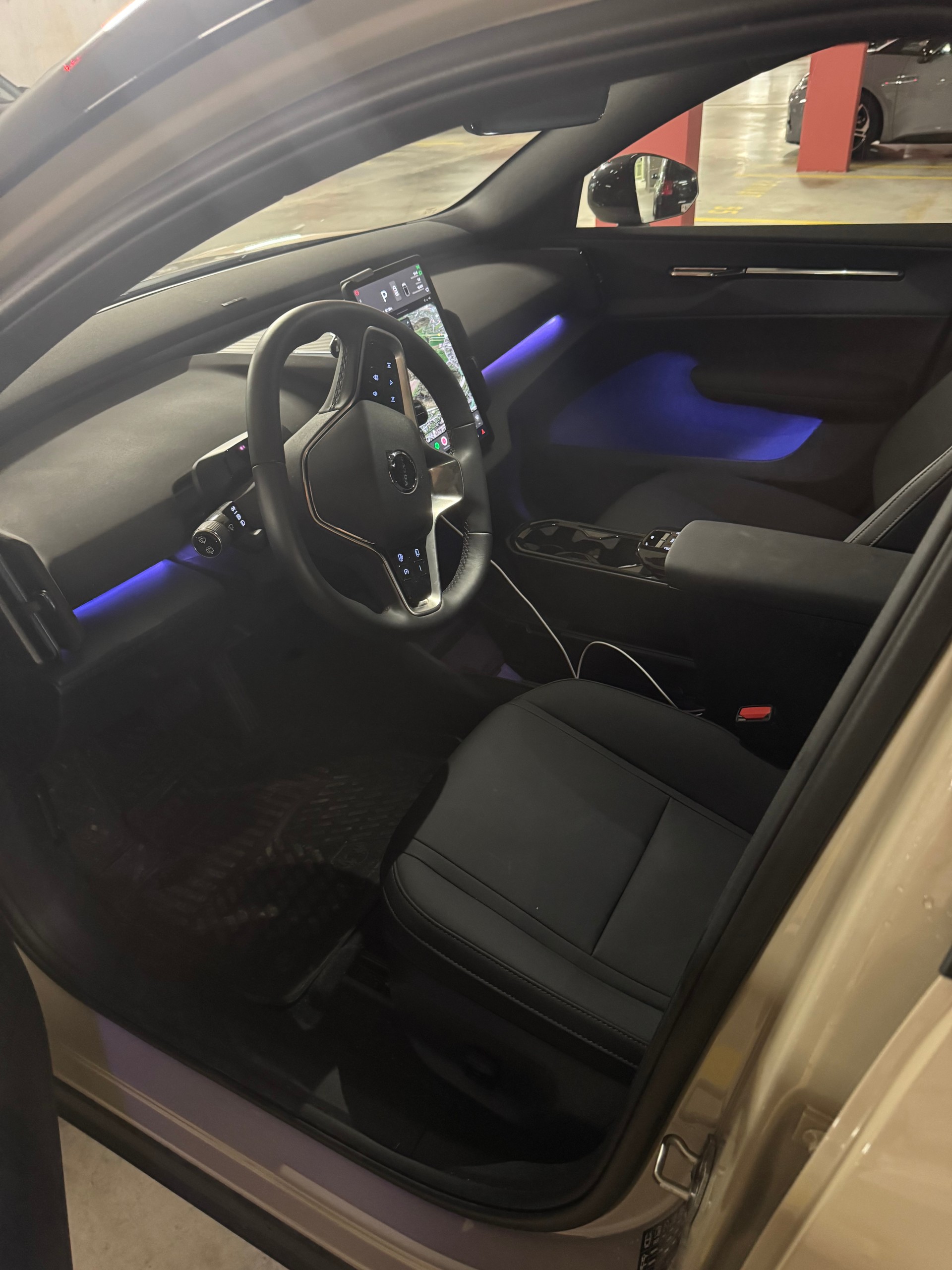 VOLVO E60 Twin Ultra Performance AWD-image-6