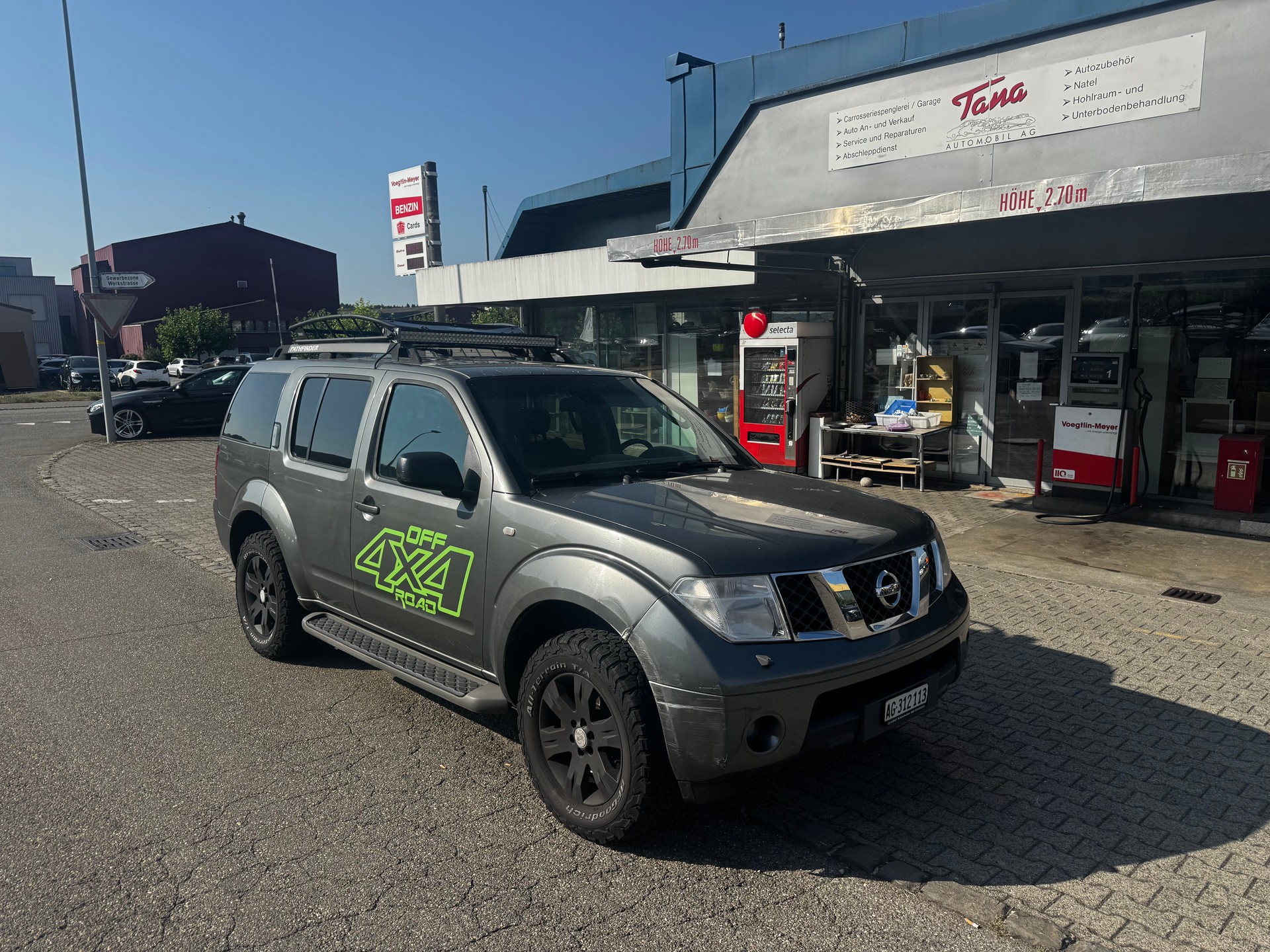 NISSAN Pathfinder 2.5 dCi LE AB MFK