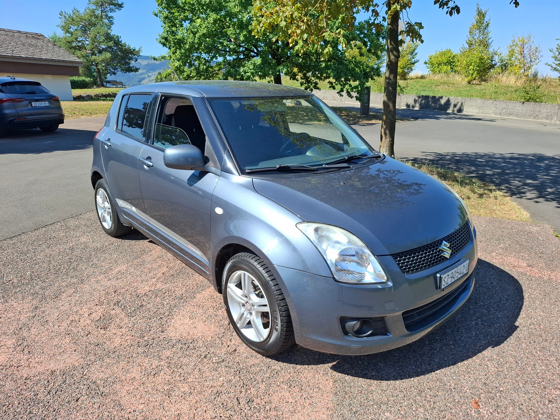 SUZUKI Swift 1.3i 16V GL Top 4x4