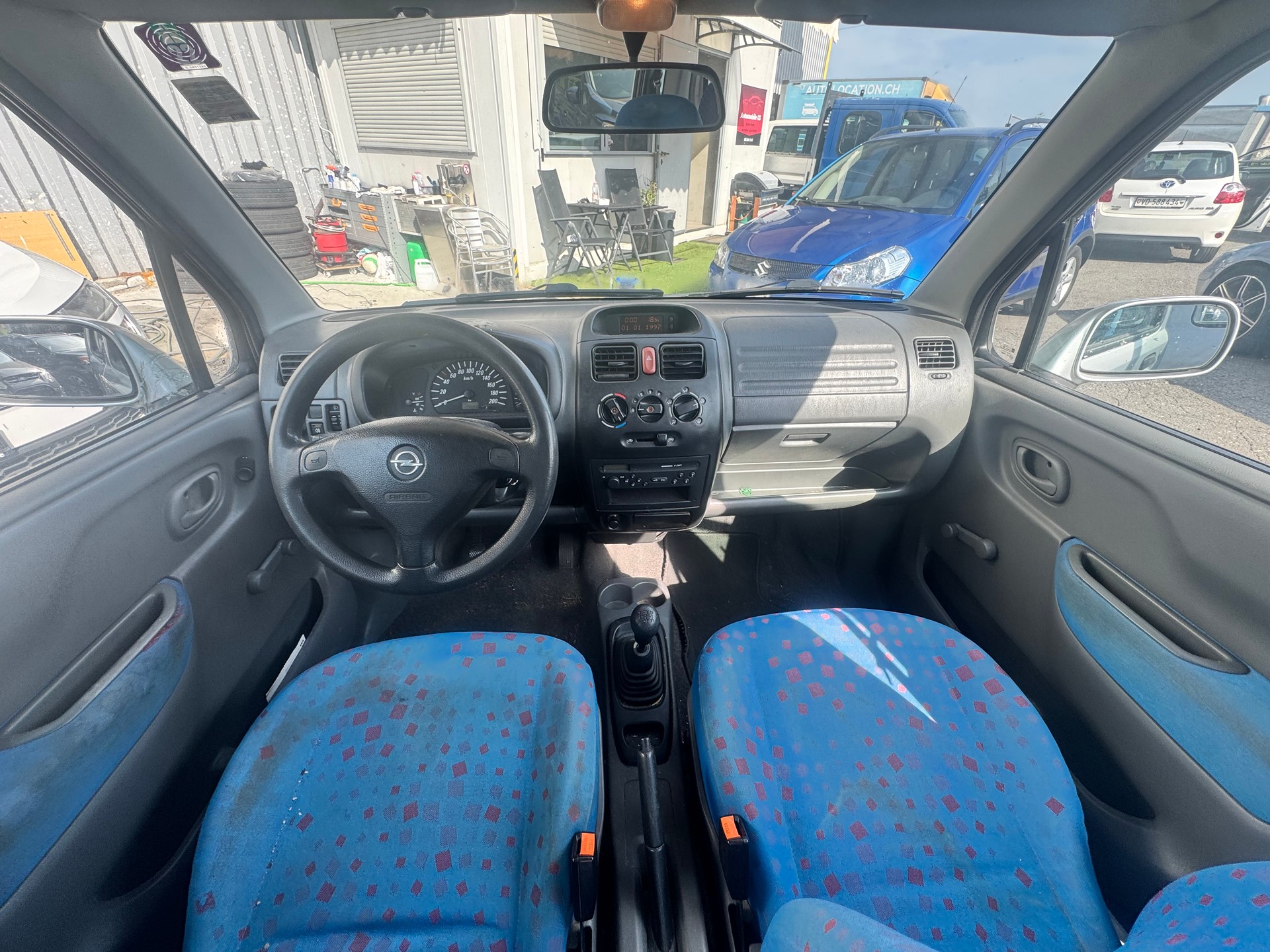 OPEL Agila 1.0 12V Comfort-image-10