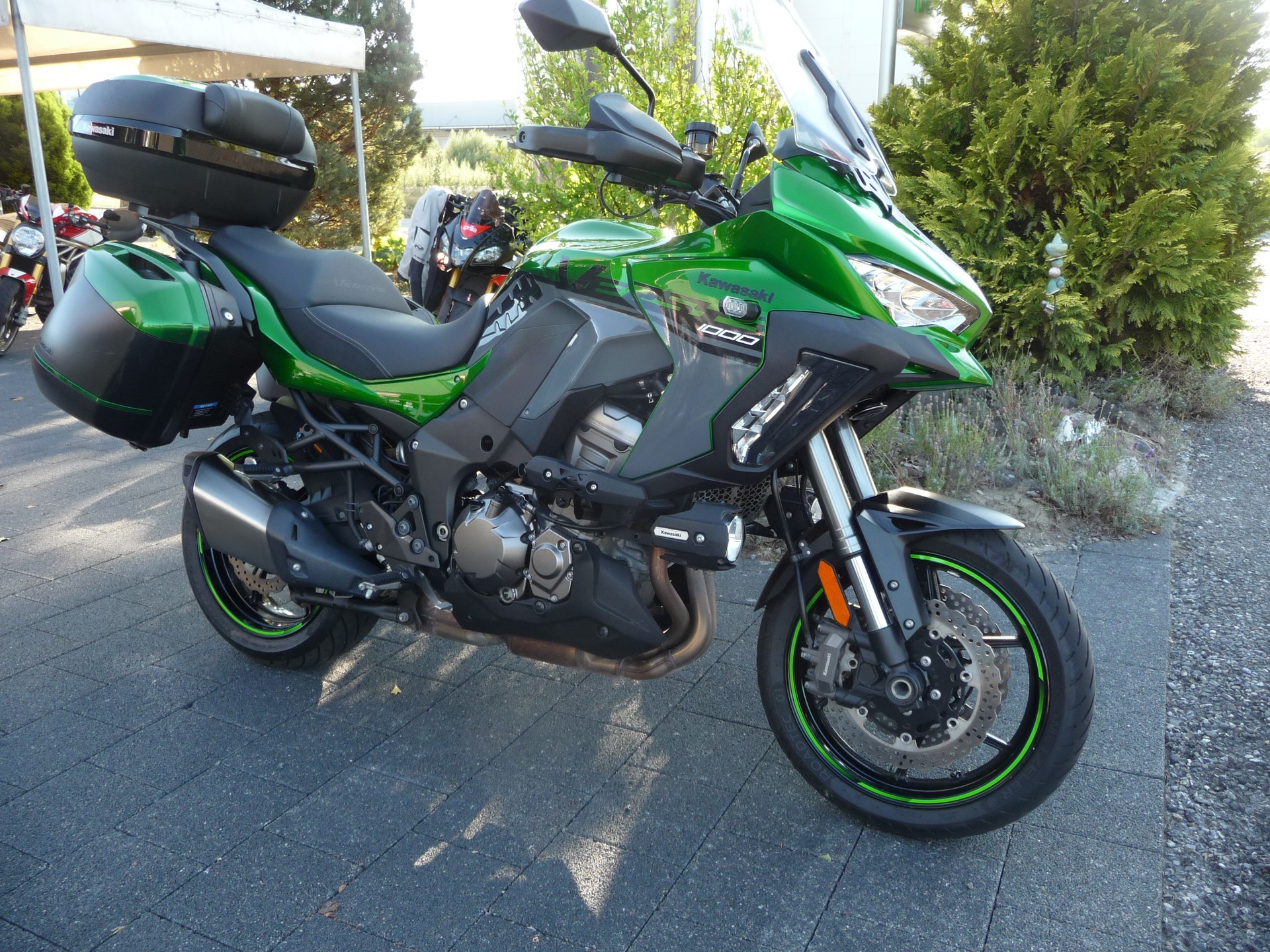 KAWASAKI Versys 1000 SE Grand Tourer-image-1