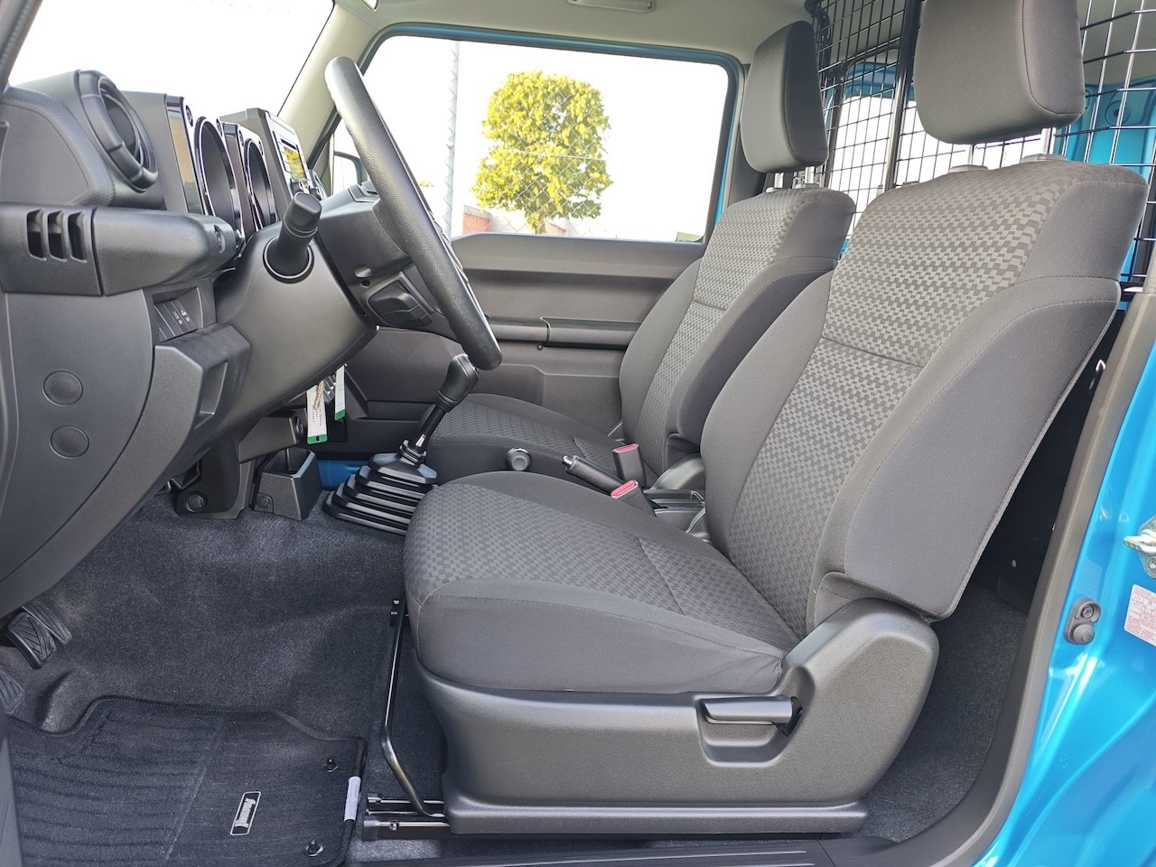 SUZUKI JIMNY 1.5 COMPACT+ 4x4 | 2 PLATZER | MANUEL-image-16