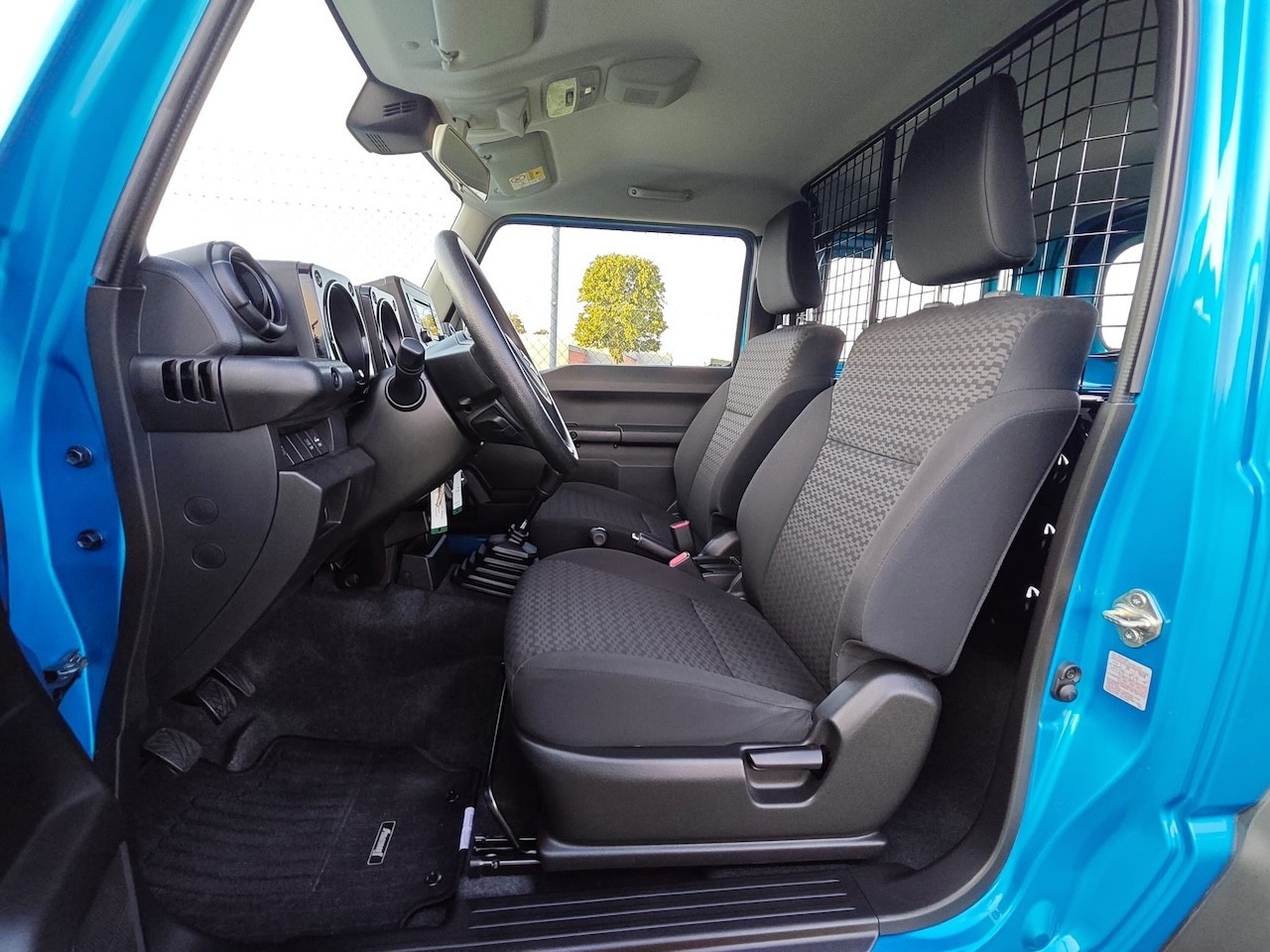 SUZUKI JIMNY 1.5 COMPACT+ 4x4 | 2 PLATZER | MANUEL-image-13