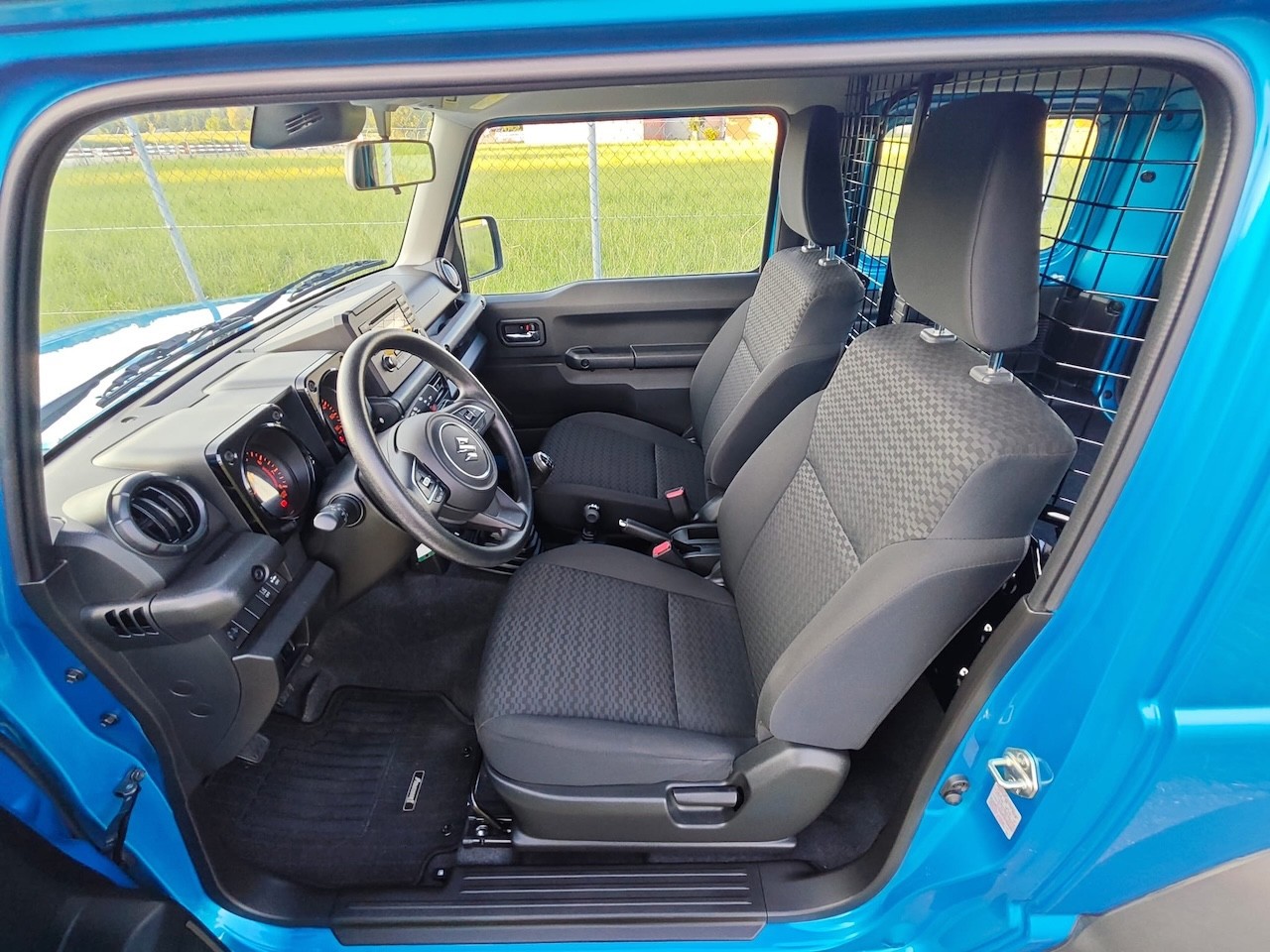 SUZUKI JIMNY 1.5 COMPACT+ 4x4 | 2 PLATZER | MANUEL-image-12