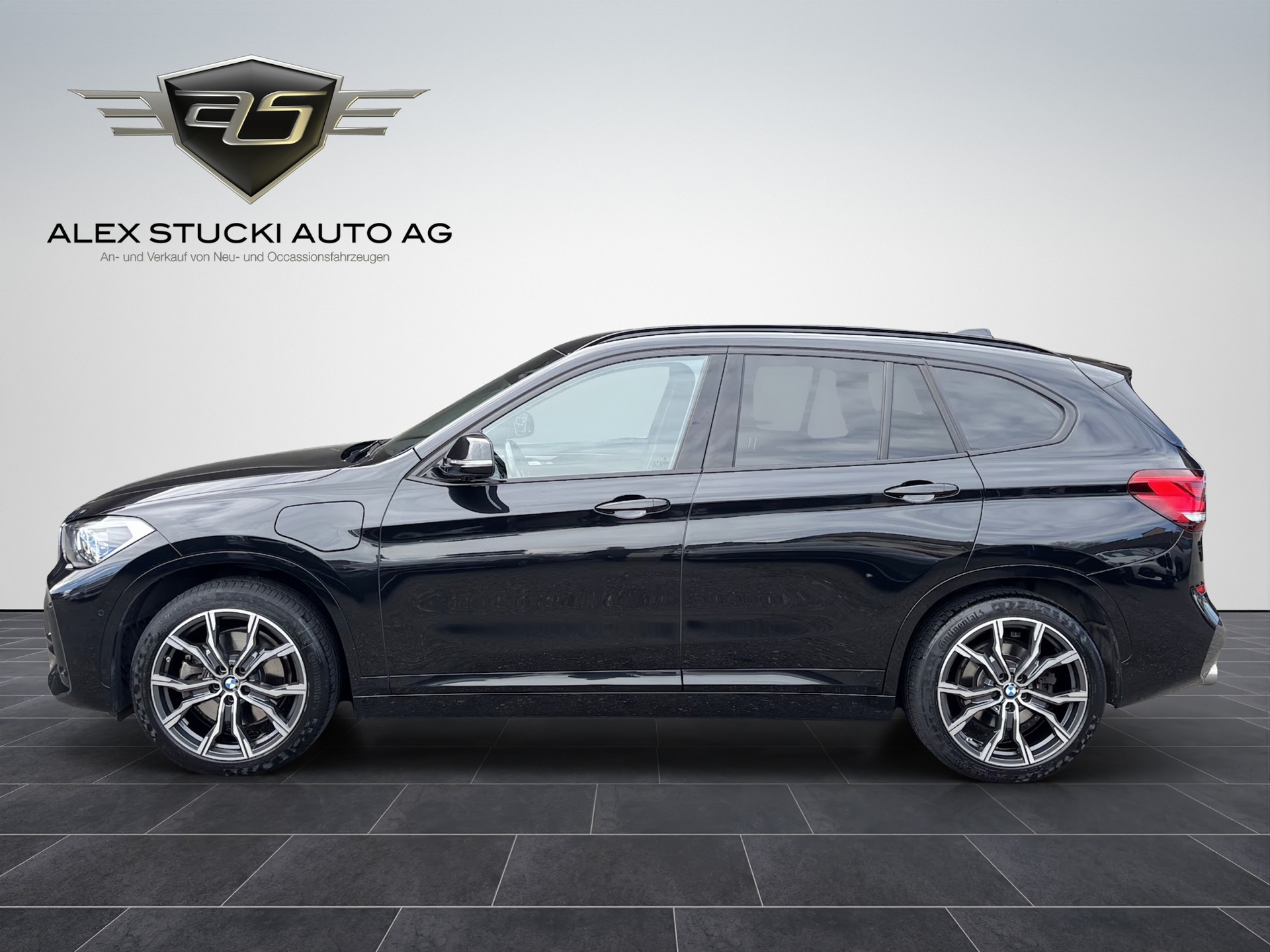 BMW X1 xDrive 25e M Sport Steptronic-showroom-element-3