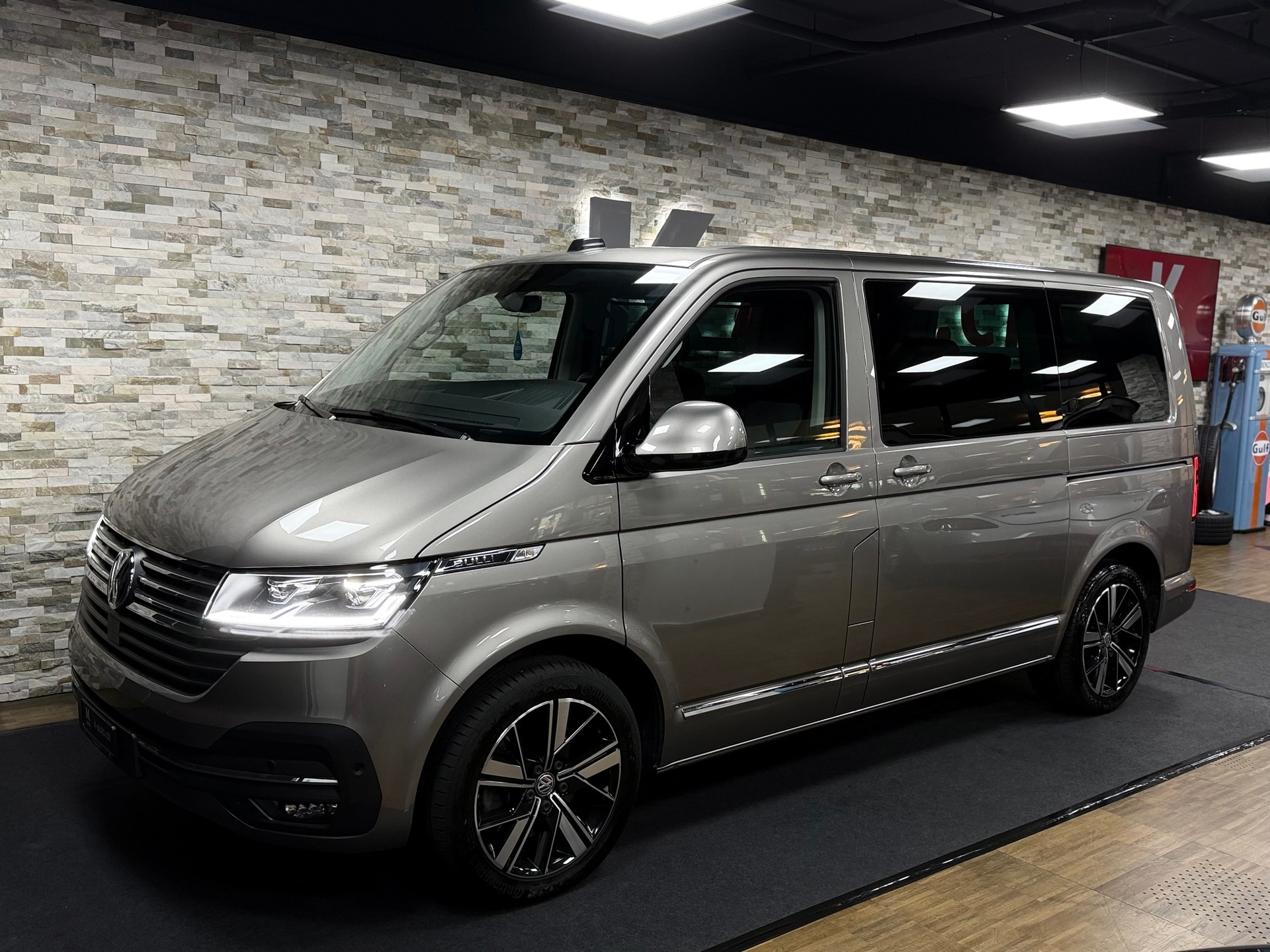 VW T6.1 Multivan 2.0 Bi-TDI Highline Liberty 4Mot. DSG - BULLI Sonderausstattung-showroom-element-1