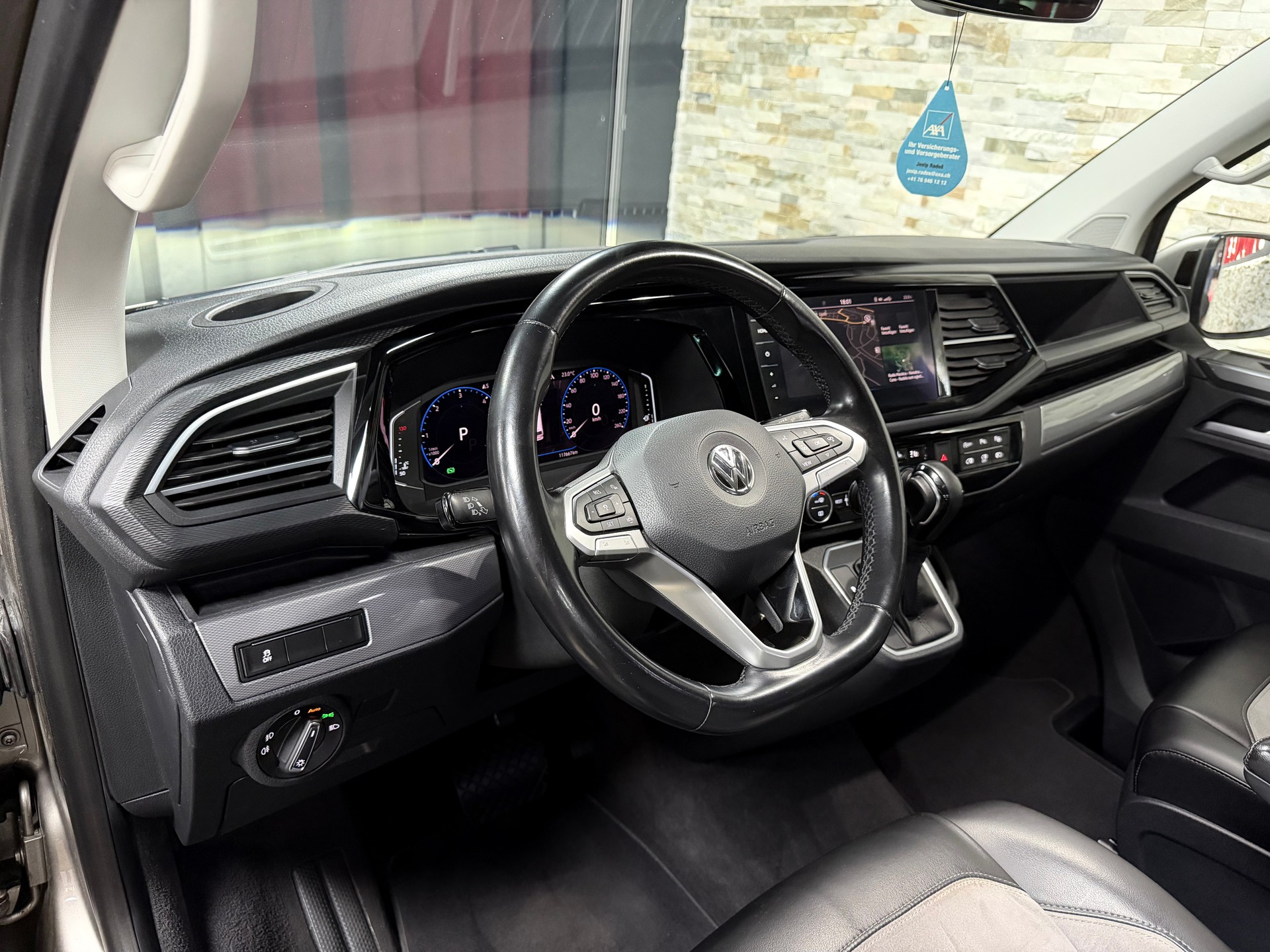 VW T6.1 Multivan 2.0 Bi-TDI Highline Liberty 4Mot. DSG - BULLI Sonderausstattung-image-13