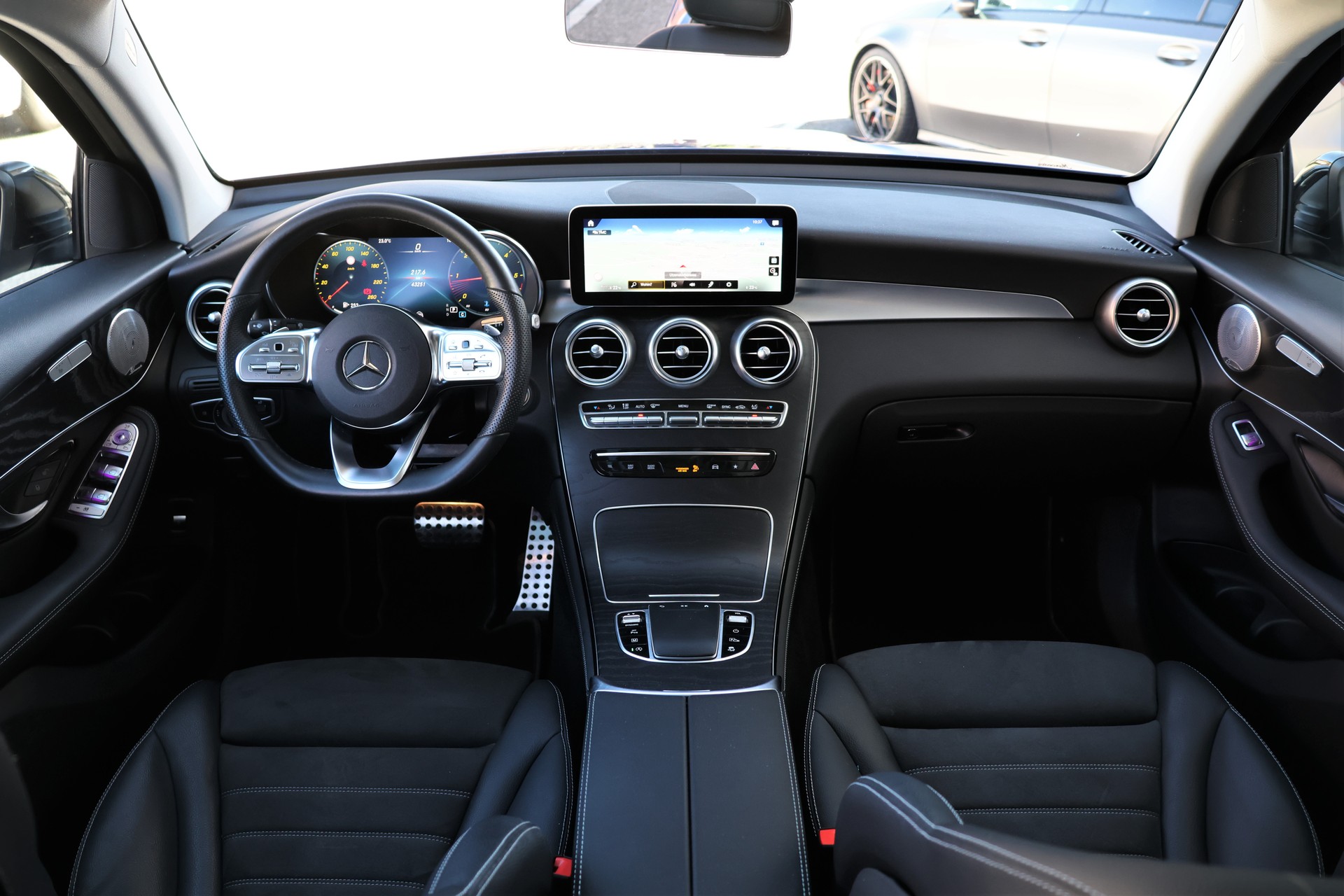 MERCEDES-BENZ GLC 220 d AMG Line 4Matic 9G-Tronic (CH)-image-15