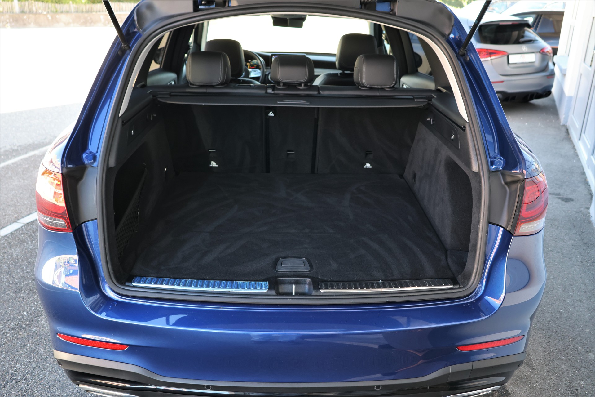 MERCEDES-BENZ GLC 220 d AMG Line 4Matic 9G-Tronic (CH)-image-17