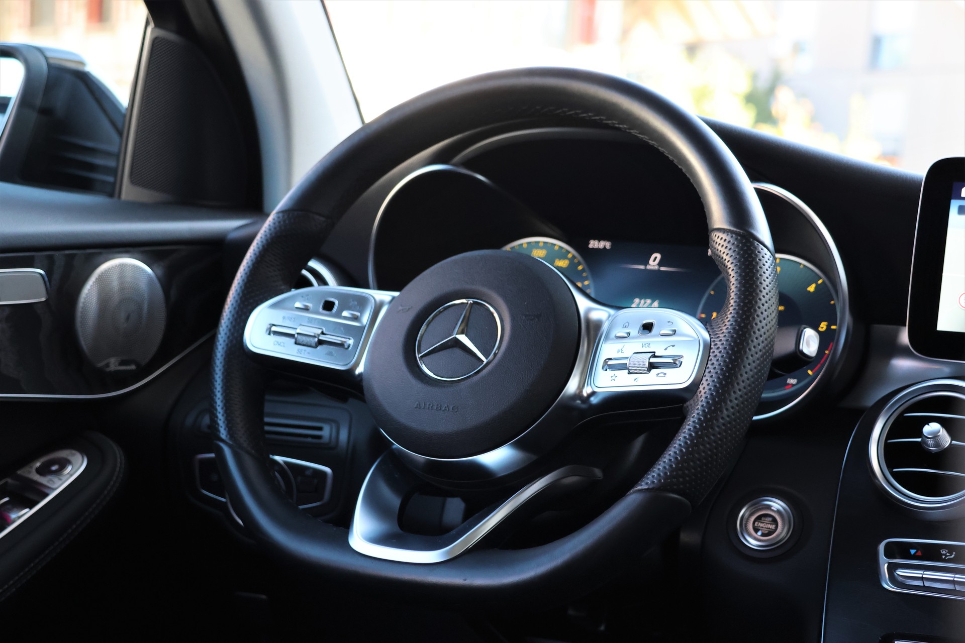 MERCEDES-BENZ GLC 220 d AMG Line 4Matic 9G-Tronic (CH)-image-14