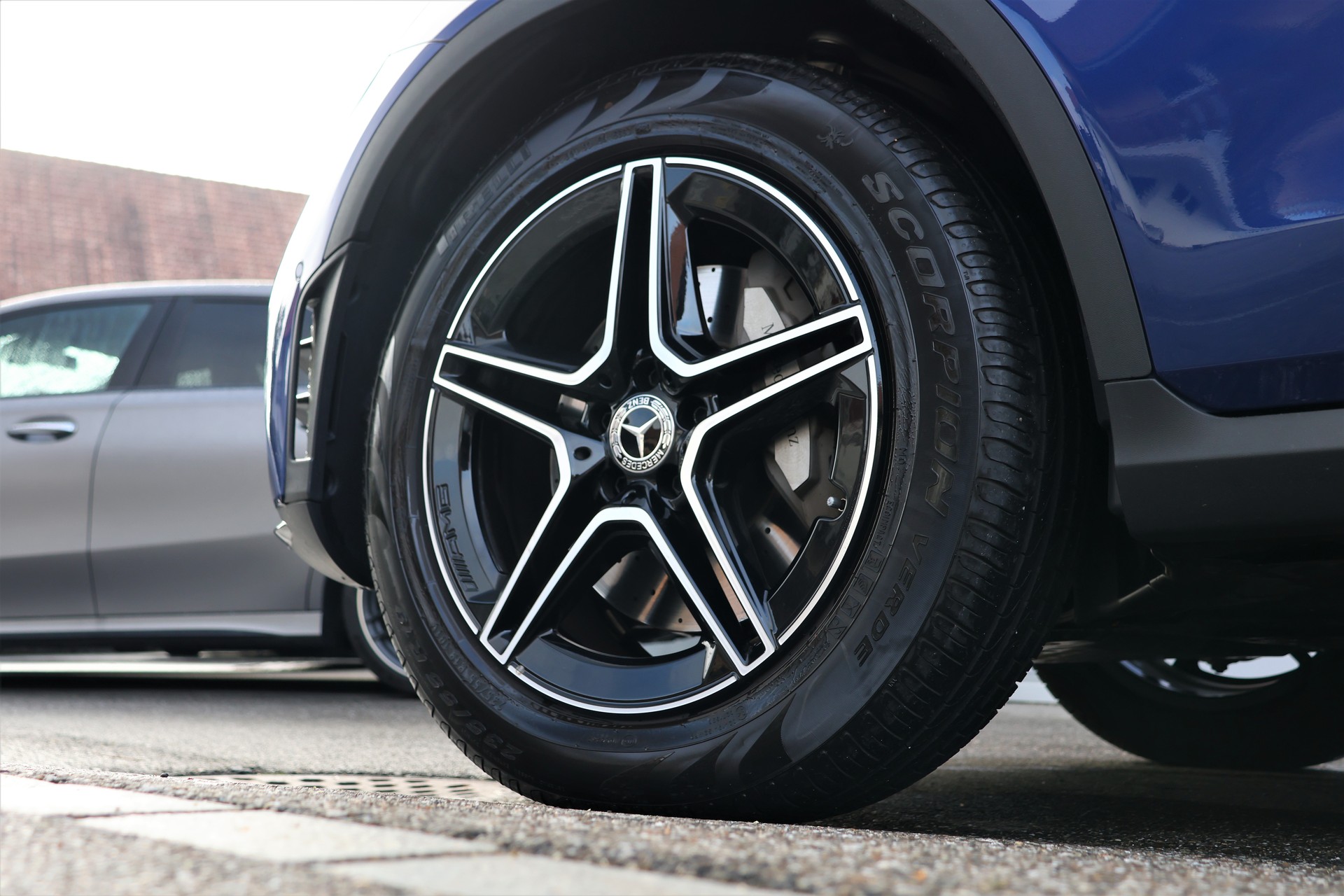 MERCEDES-BENZ GLC 220 d AMG Line 4Matic 9G-Tronic (CH)-image-7