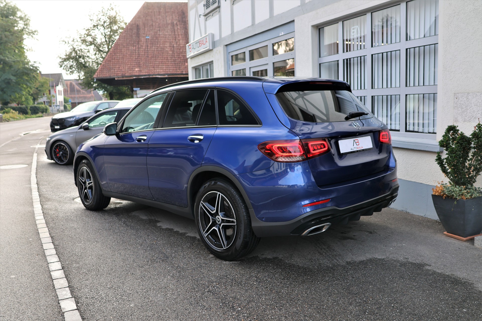 MERCEDES-BENZ GLC 220 d AMG Line 4Matic 9G-Tronic (CH)-image-6