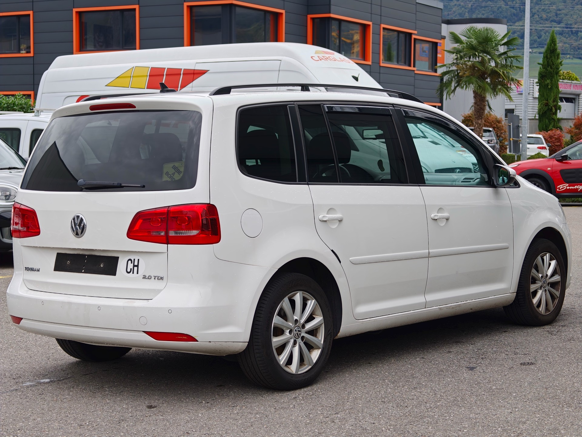 VW Touran 2.0 TDI Highline DSG-showroom-element-2