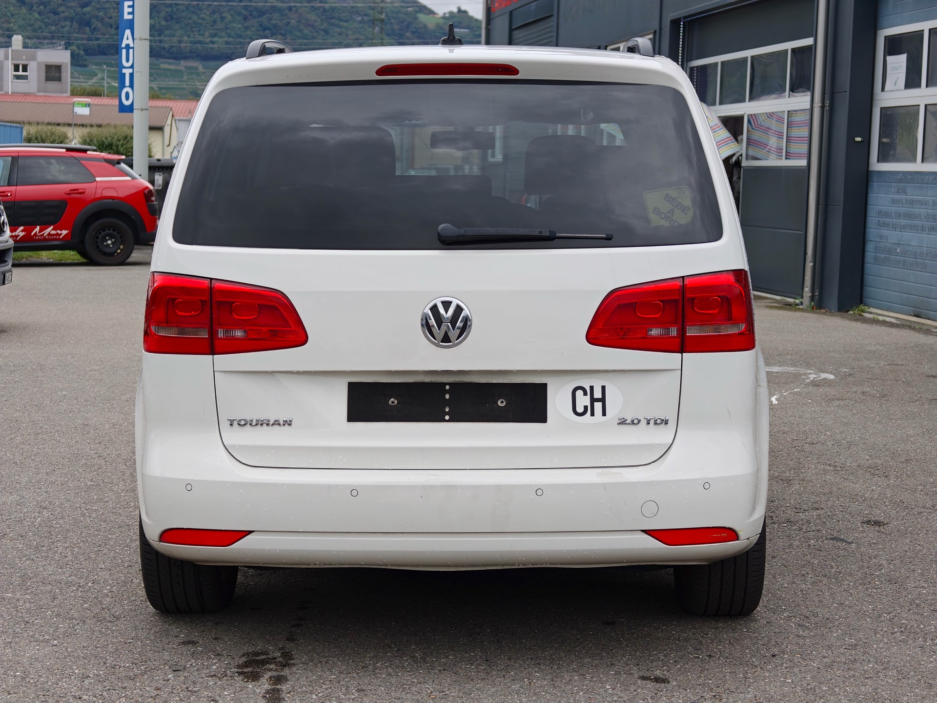 VW Touran 2.0 TDI Highline DSG-showroom-element-3