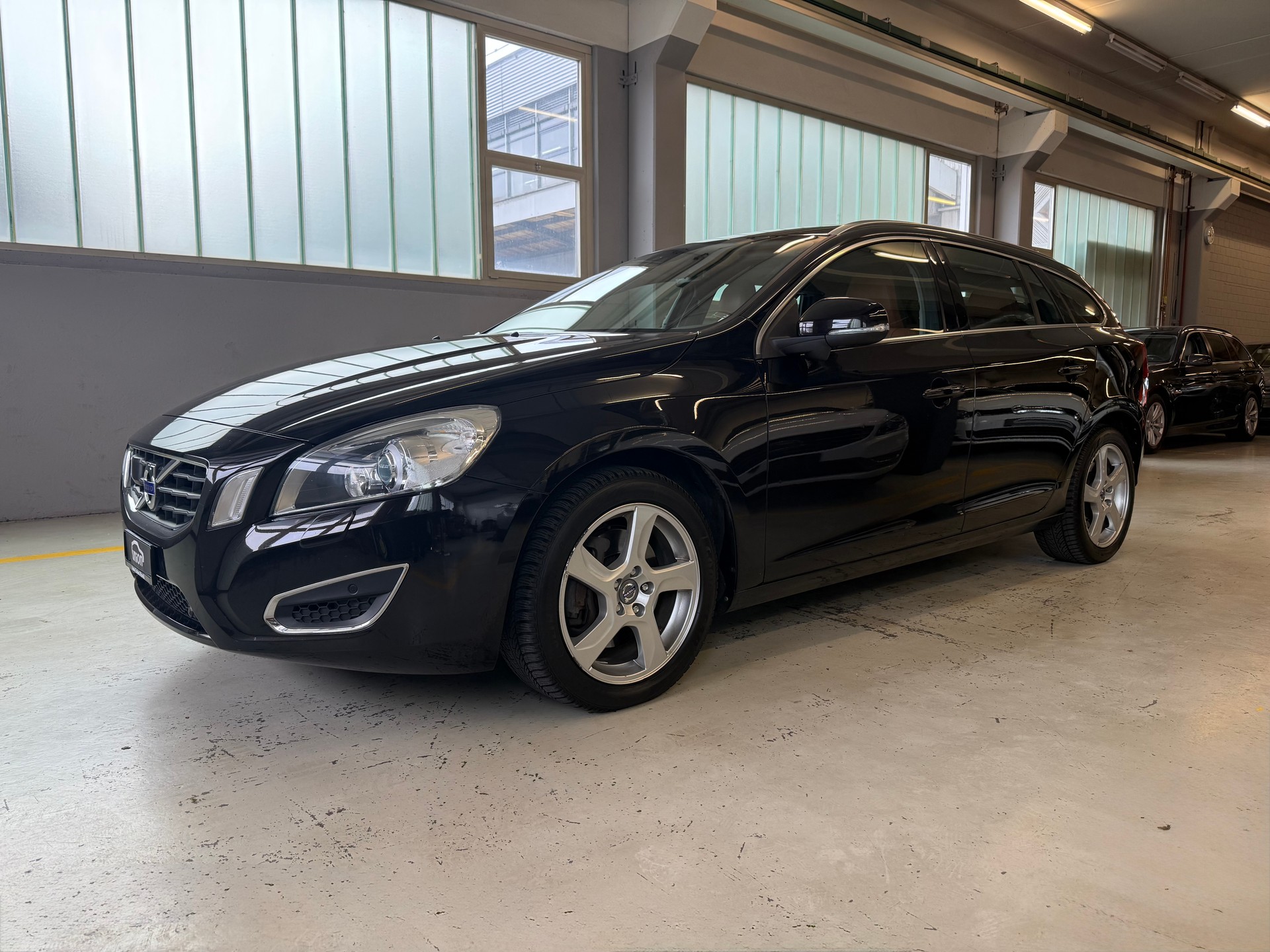 VOLVO V60 T6 AWD Summum Geartronic