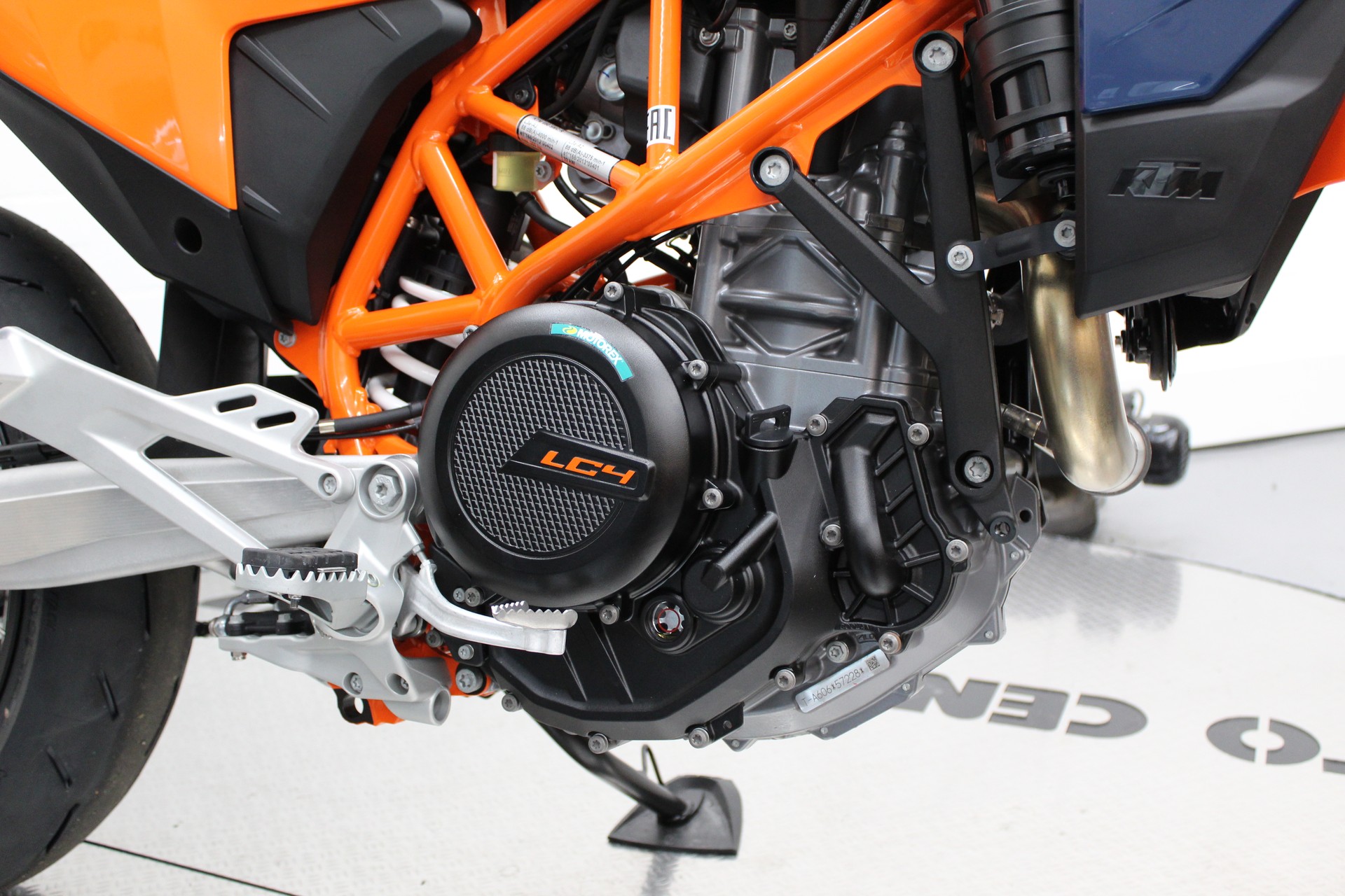 KTM 690 SMC R-image-7