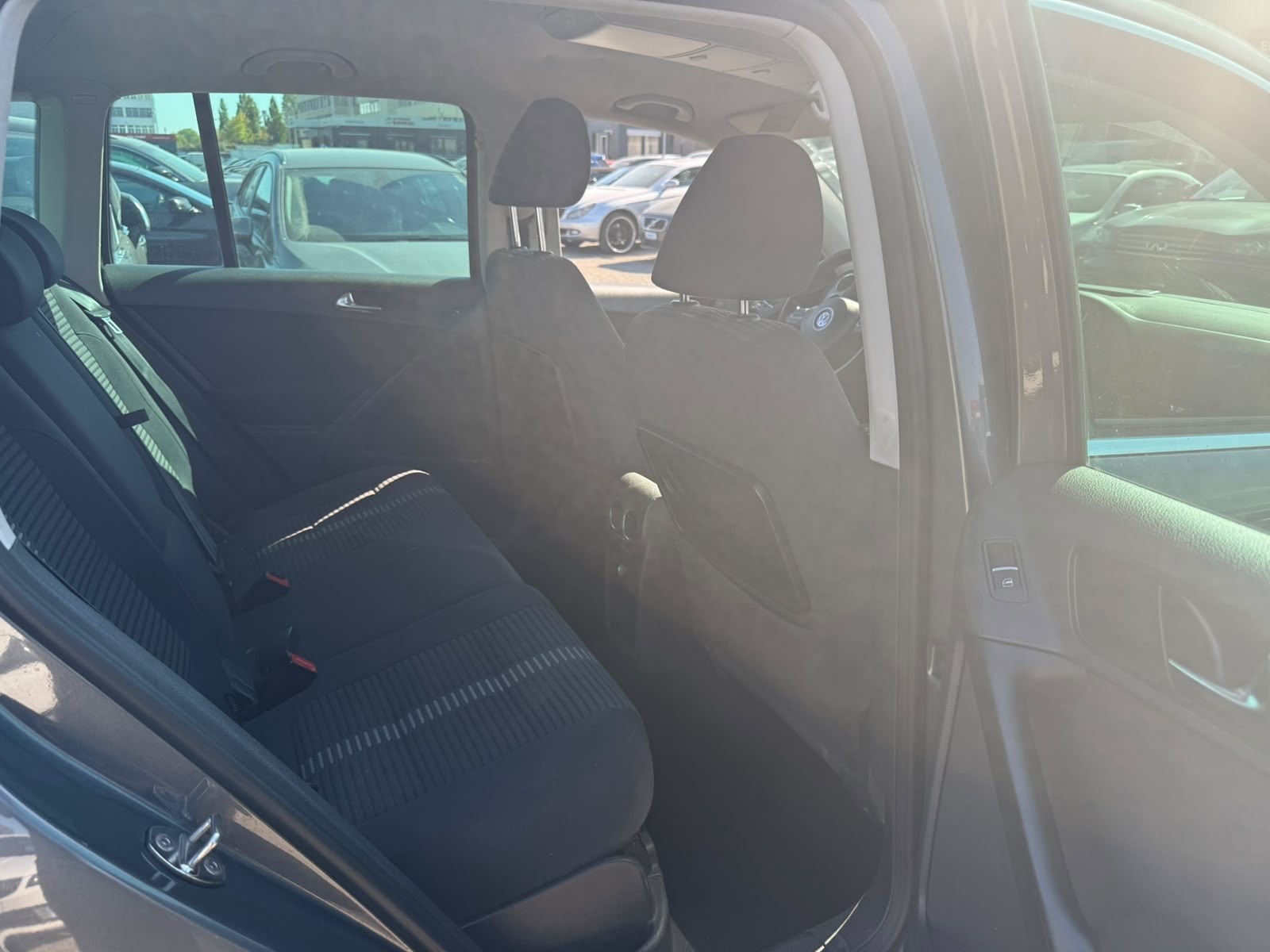VW Tiguan 2.0 TDI Sport&Style DSG-image-4