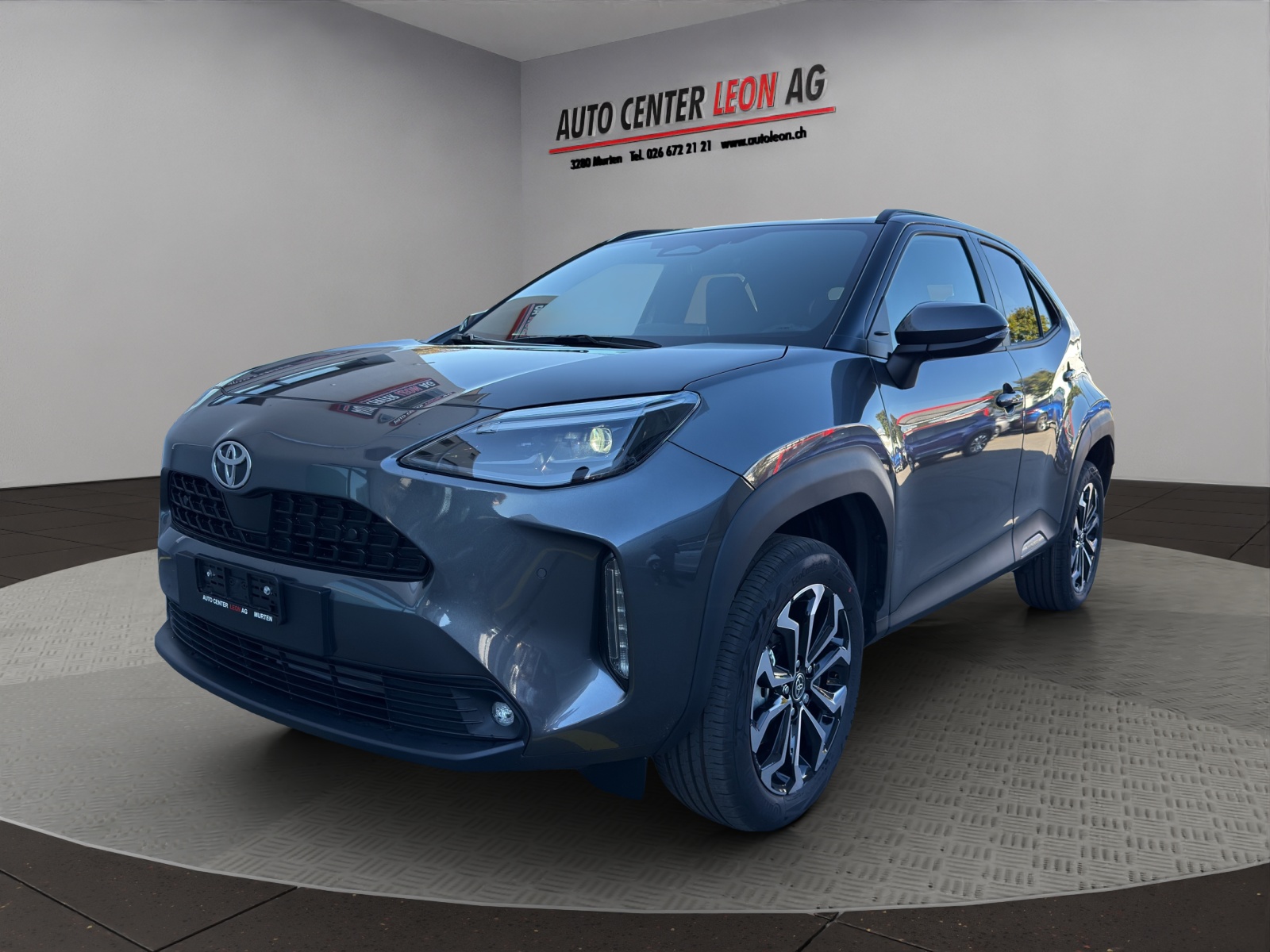 TOYOTA Yaris Cross 1.5 Style 4x2 Hybrid-showroom-element-1