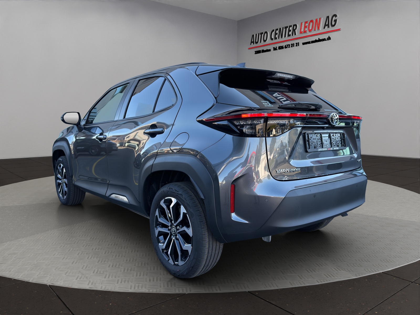 TOYOTA Yaris Cross 1.5 Style 4x2 Hybrid-showroom-element-3