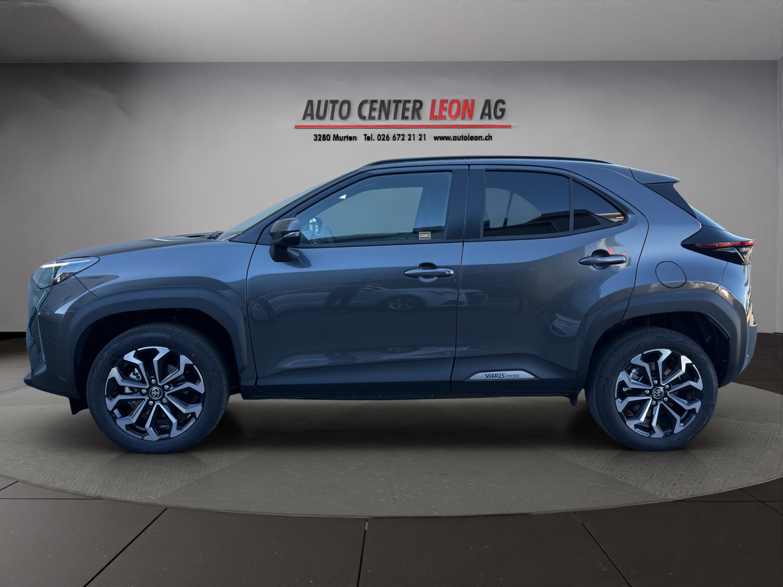 TOYOTA Yaris Cross 1.5 Style 4x2 Hybrid-showroom-element-2