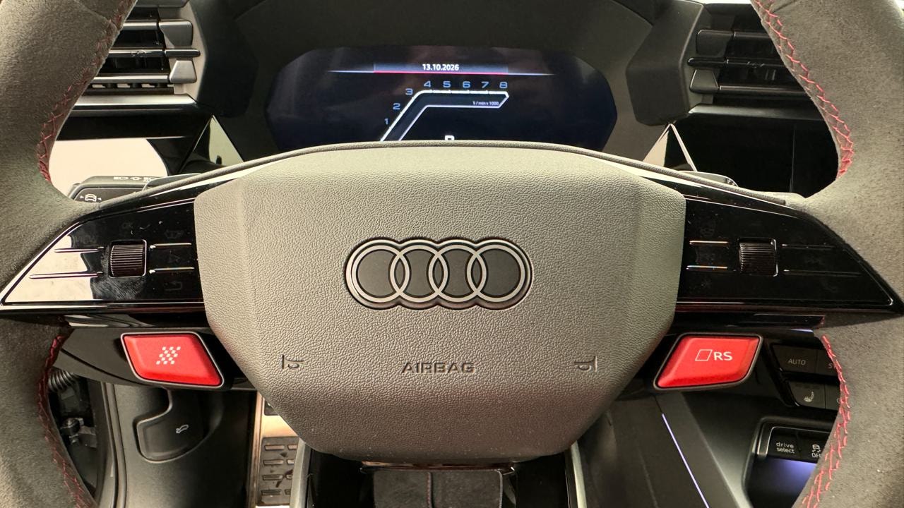 AUDI RS3 Sportback 2.5 TSI quattro S-tronic-image-9