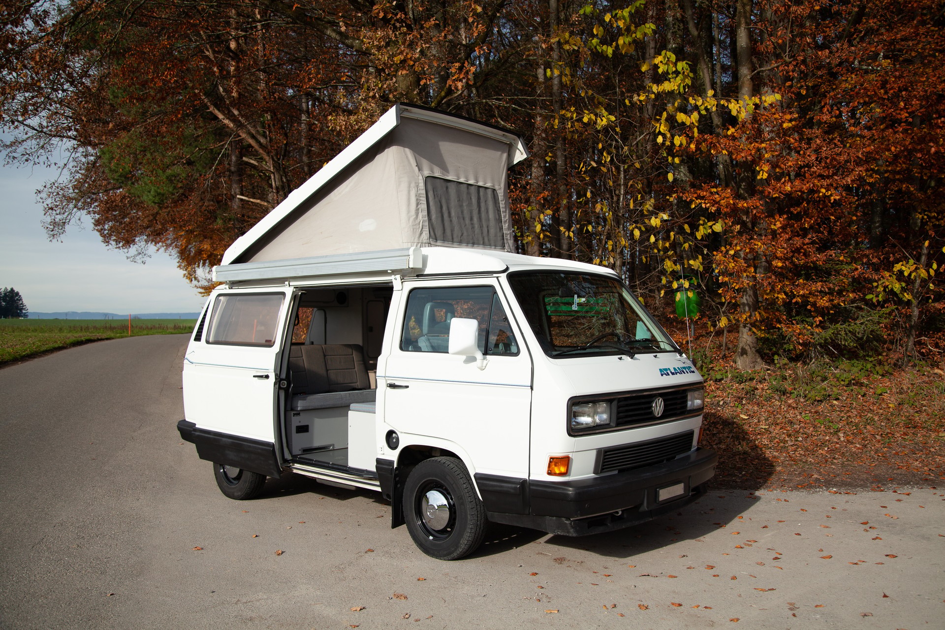 VW Typ 2 Atlantic-showroom-element-3