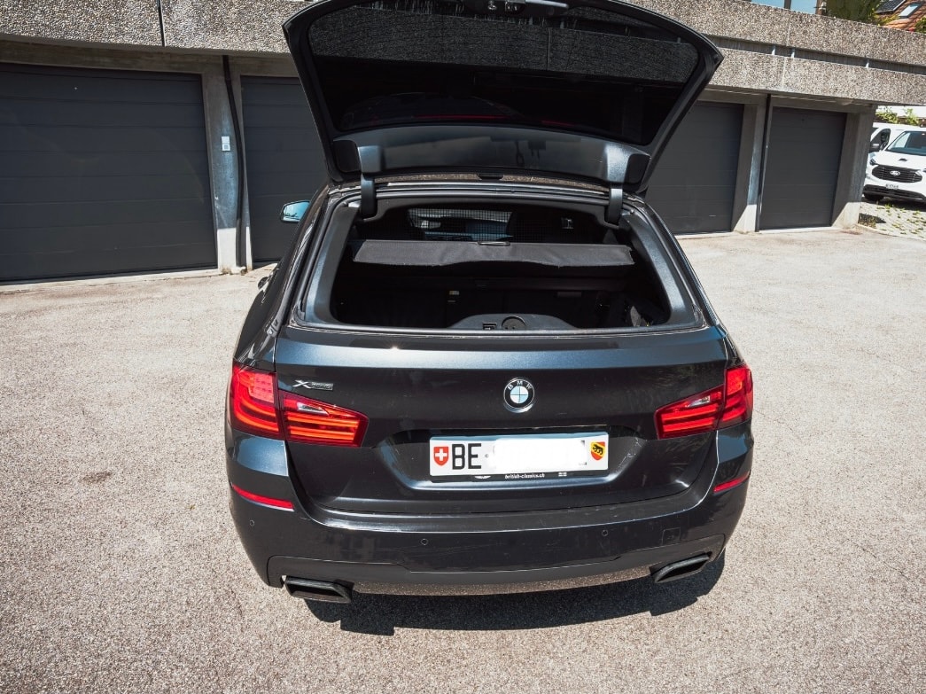 BMW M550d xDrive Touring Steptronic-image-4