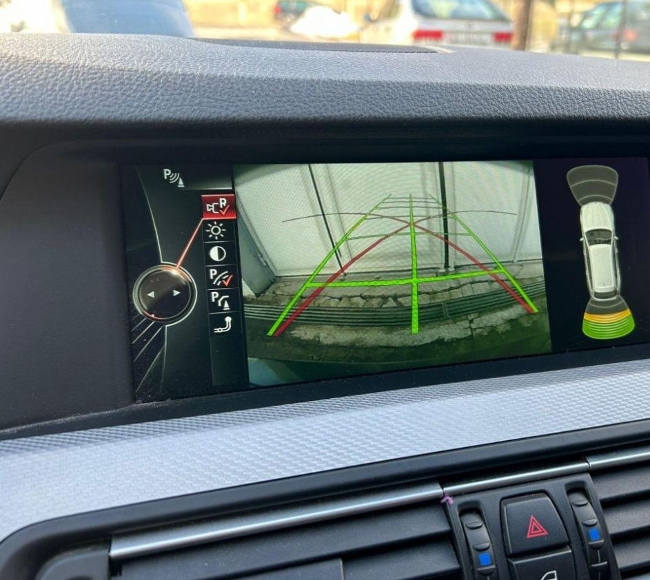 BMW M550d xDrive Touring Steptronic-image-9