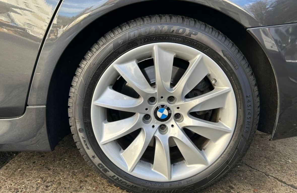 BMW M550d xDrive Touring Steptronic-image-17