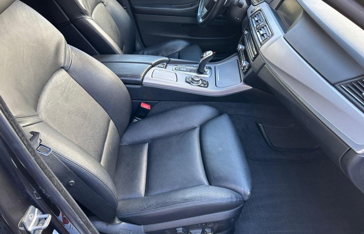 BMW M550d xDrive Touring Steptronic-image-15