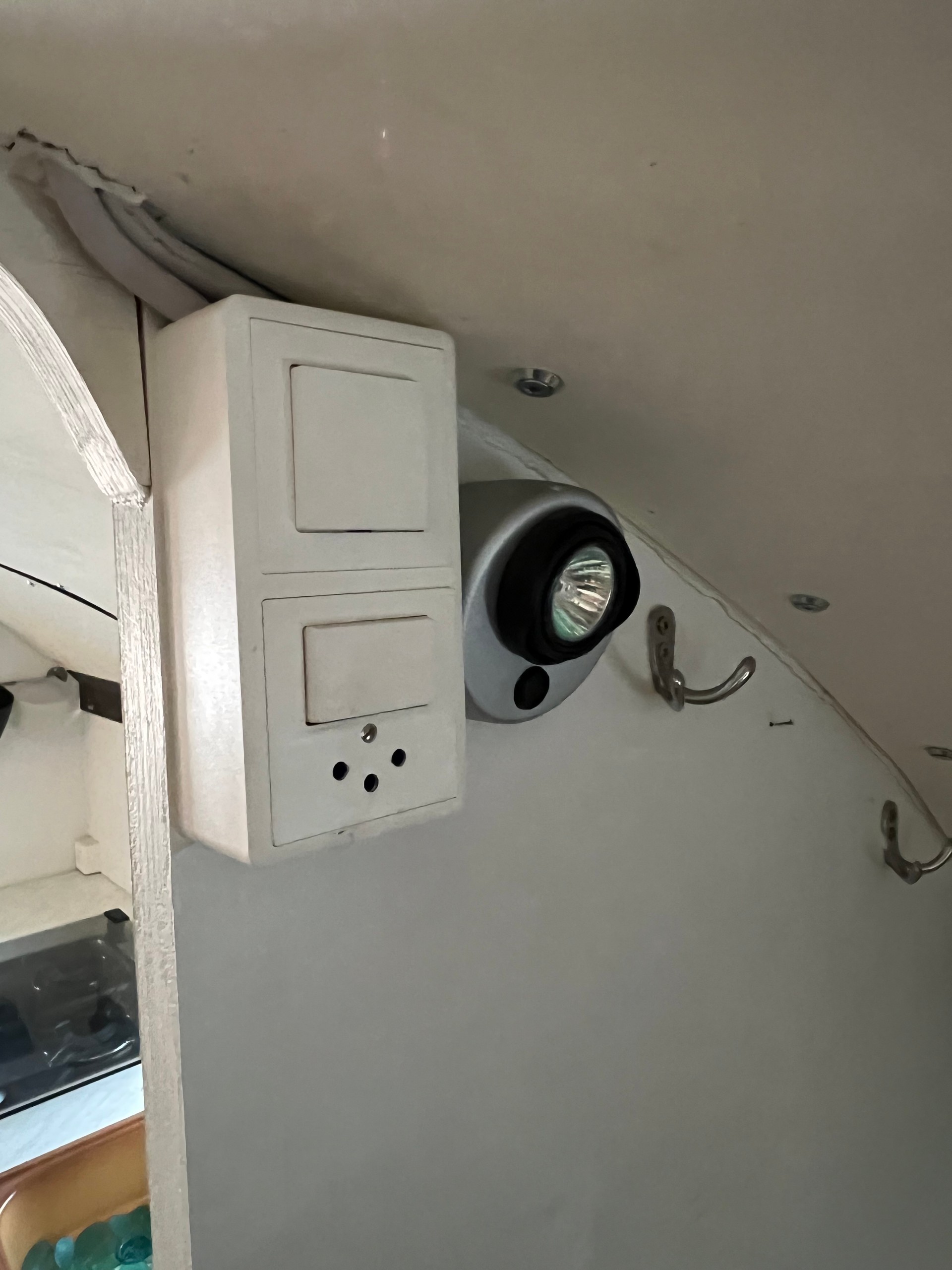 SAURER 2 DM Berna 2VM 4 x 4 Camper-image-12