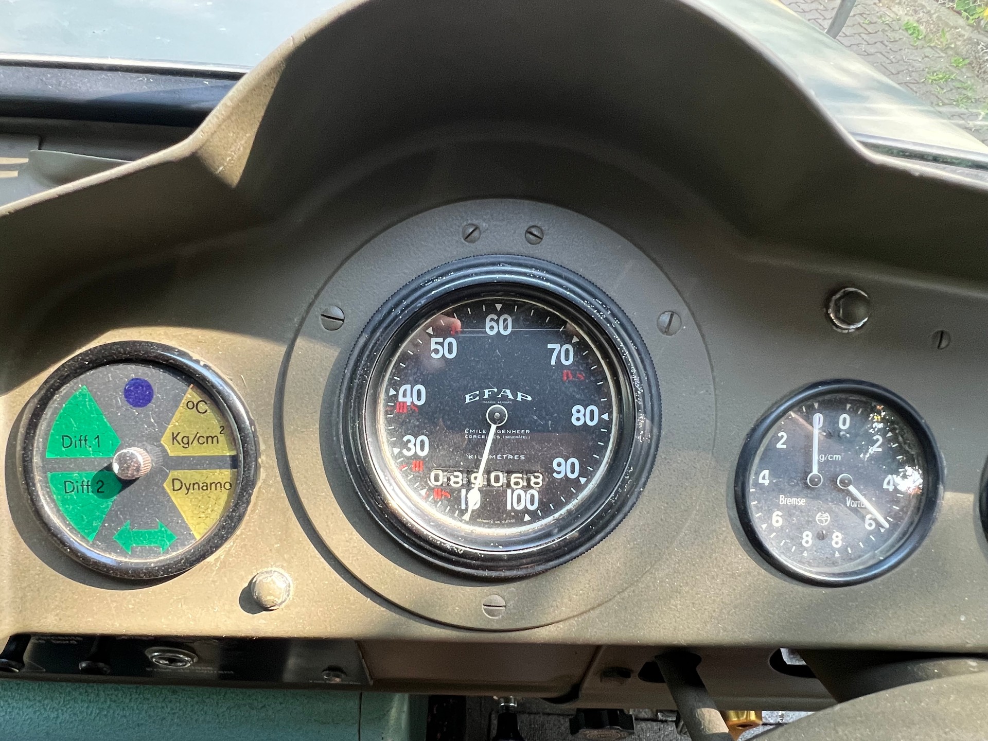 SAURER 2 DM Berna 2VM 4 x 4 Camper-image-18
