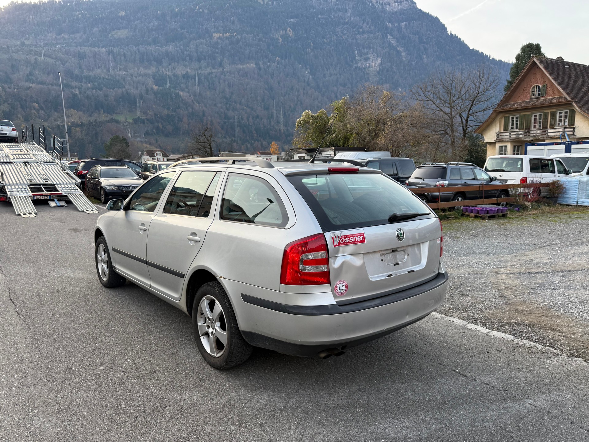 SKODA Octavia 2.0 FSI Adventure 4x4-showroom-element-3