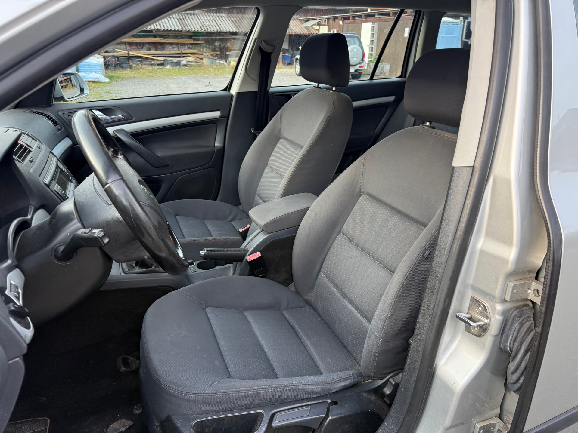 SKODA Octavia 2.0 FSI Adventure 4x4-image-5
