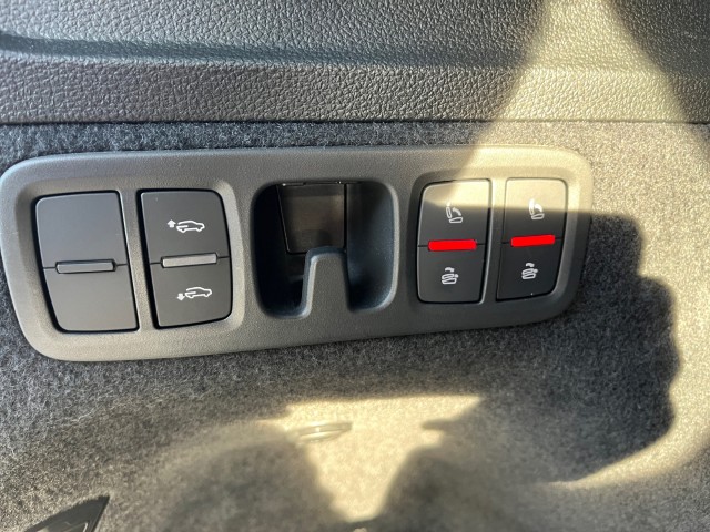 AUDI Q7 50 TDI quattro S Line tiptronic-image-21