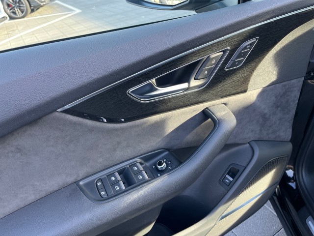 AUDI Q7 50 TDI quattro S Line tiptronic-image-10
