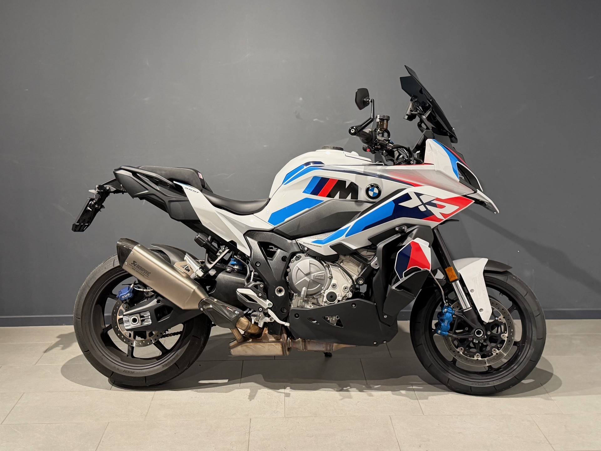 BMW M 1000 XR-image-0