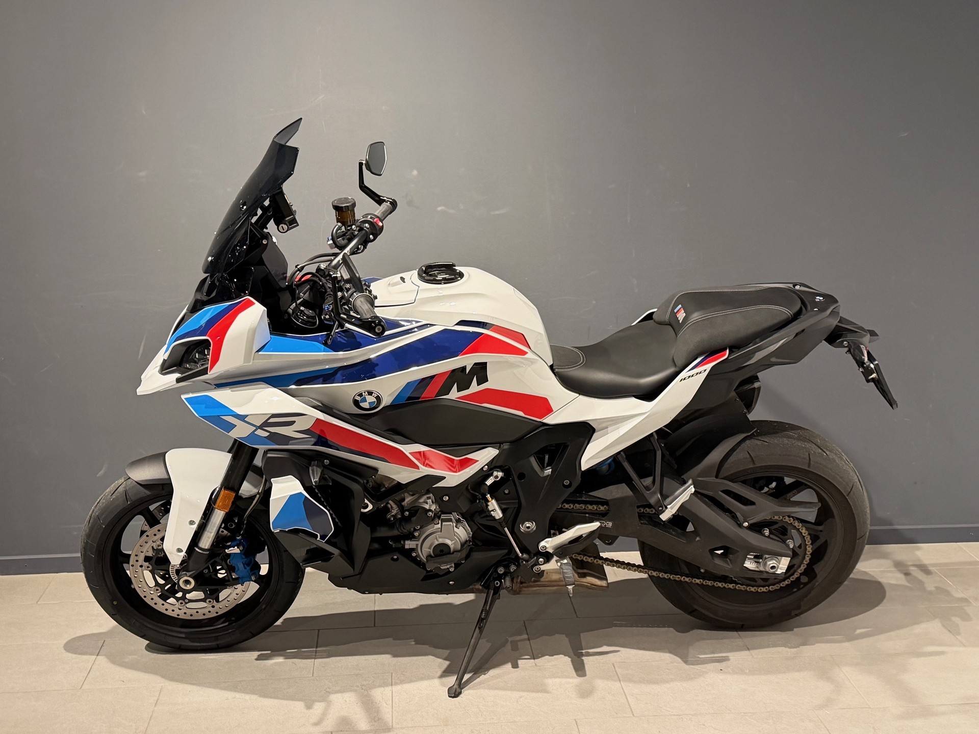 BMW M 1000 XR-image-3