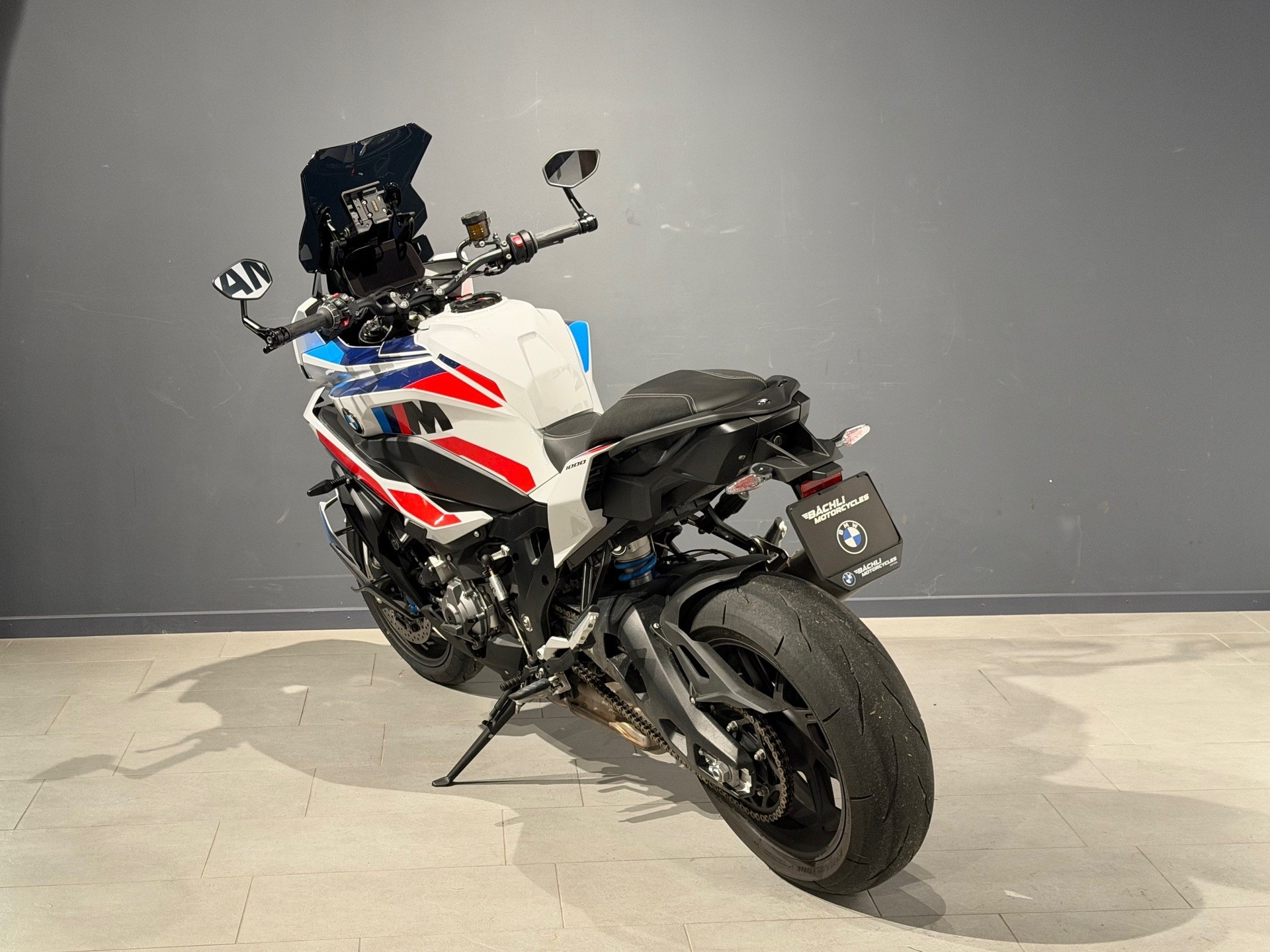 BMW M 1000 XR-image-4