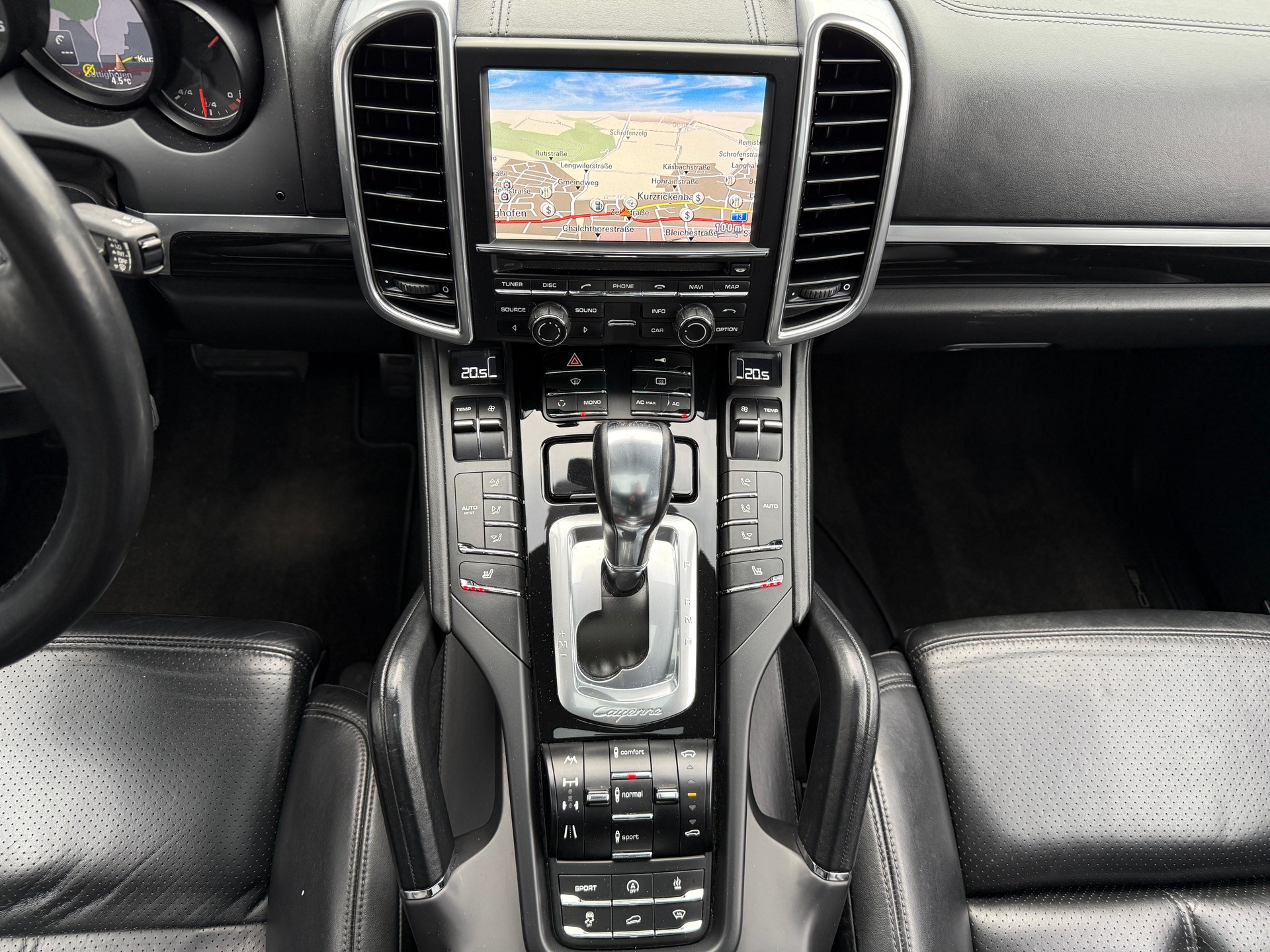 PORSCHE Cayenne Diesel *** STANDHEIZUNG MIT FERNBEDIENUNG / LUFTFAHRWERK / FRONTSCHEIBENHEIZUNG ***-image-10