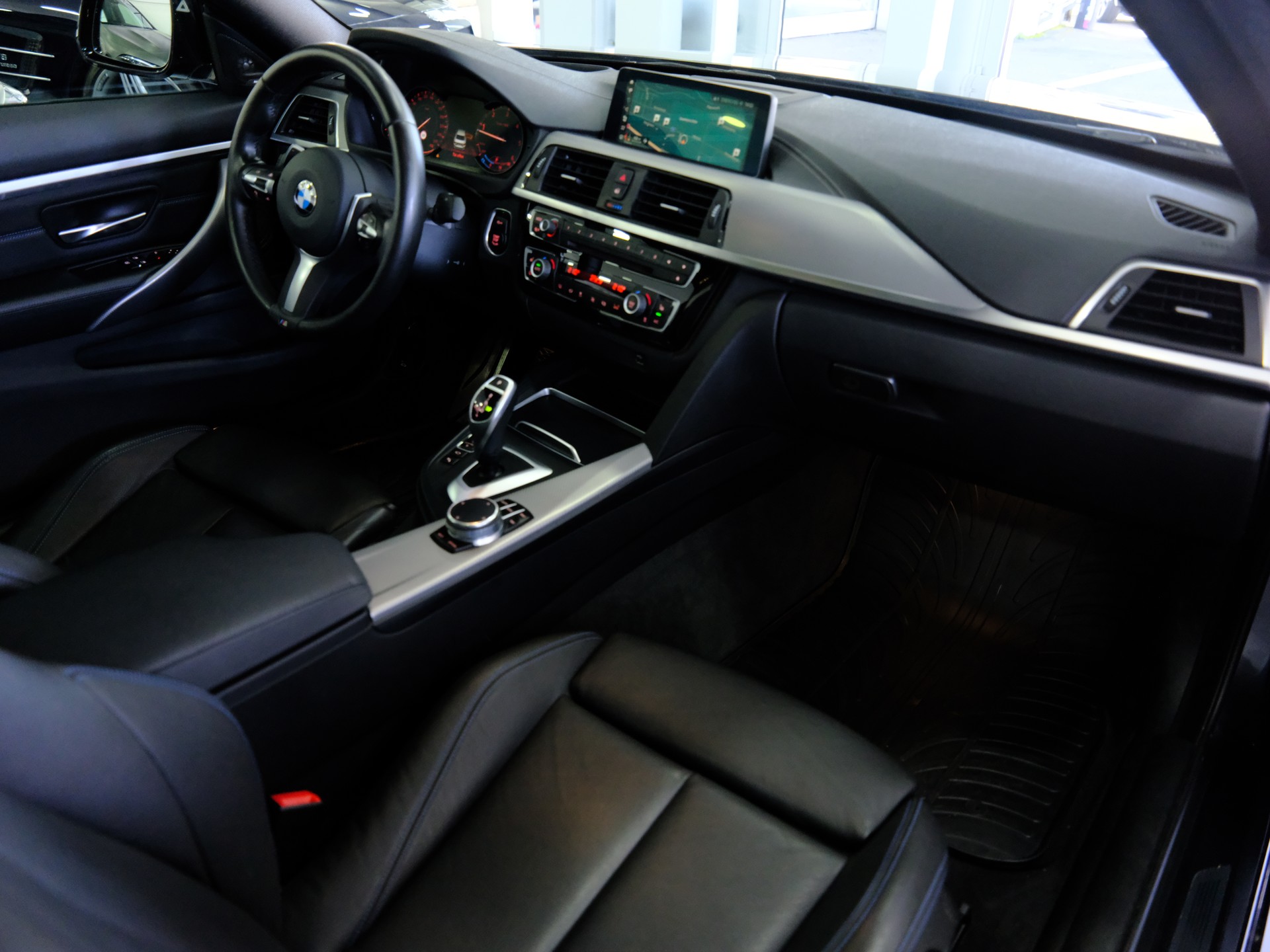 BMW 435d Coupé xDrive Sport Line Steptronic-image-12