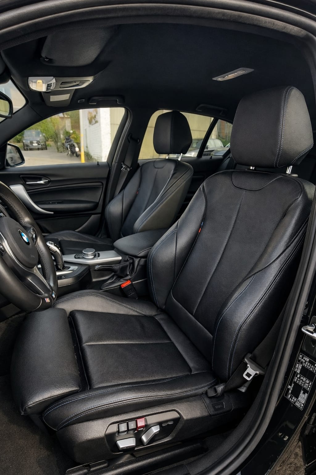 BMW M140i xDrive Steptronic-image-5