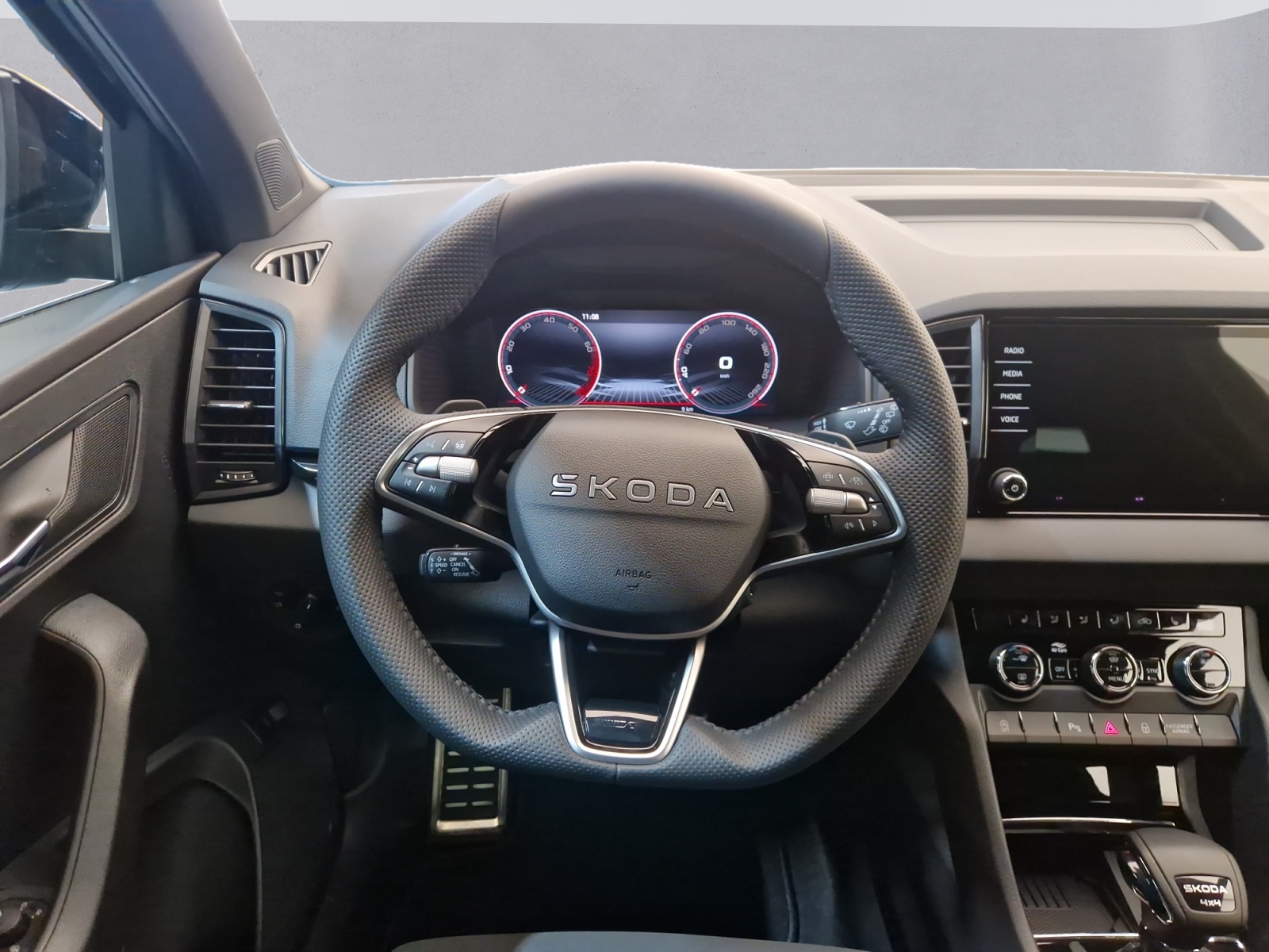 SKODA Karoq 2.0 TSI SportLine 4x4 DSG-image-10