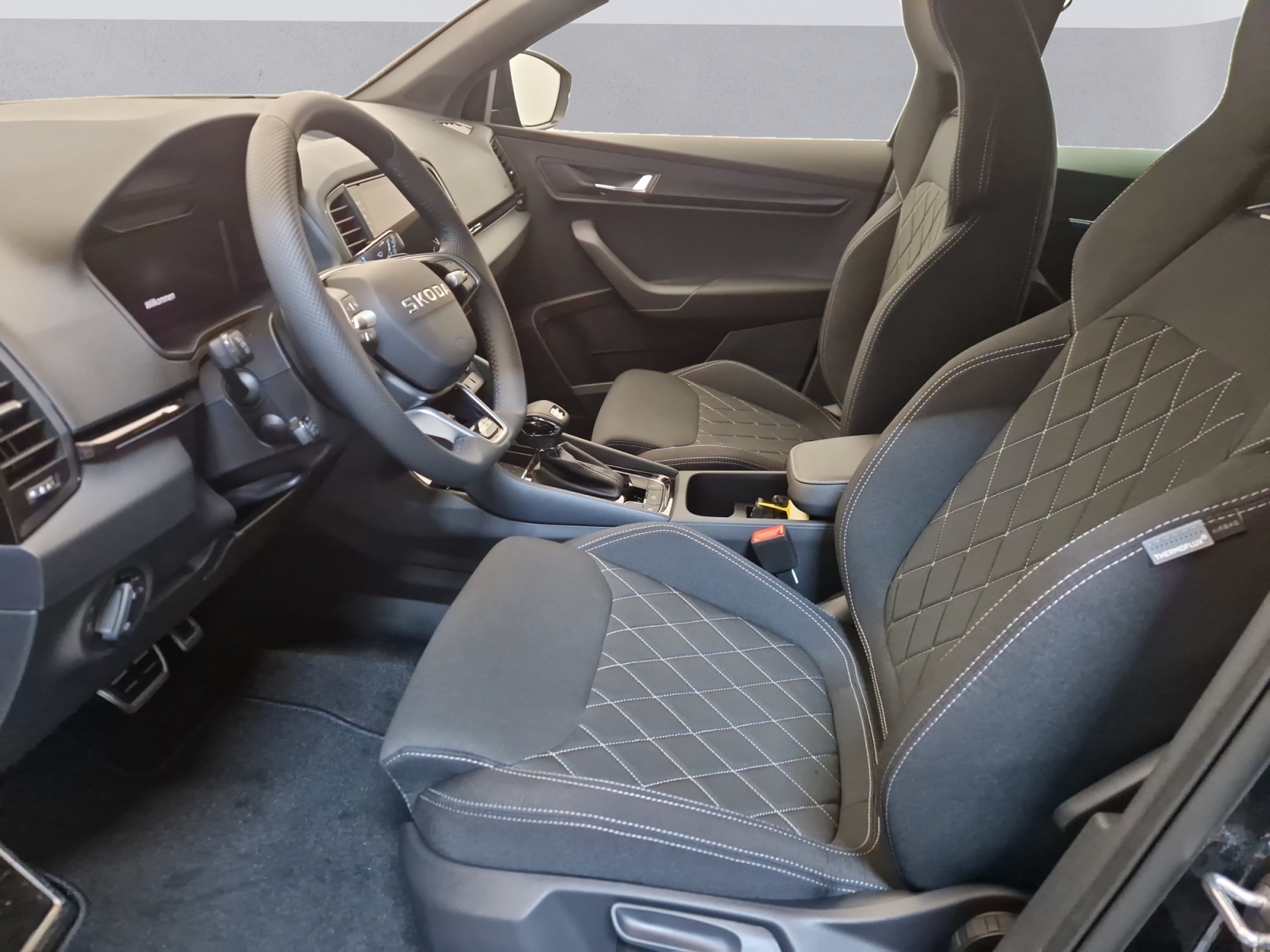 SKODA Karoq 2.0 TSI SportLine 4x4 DSG-image-8