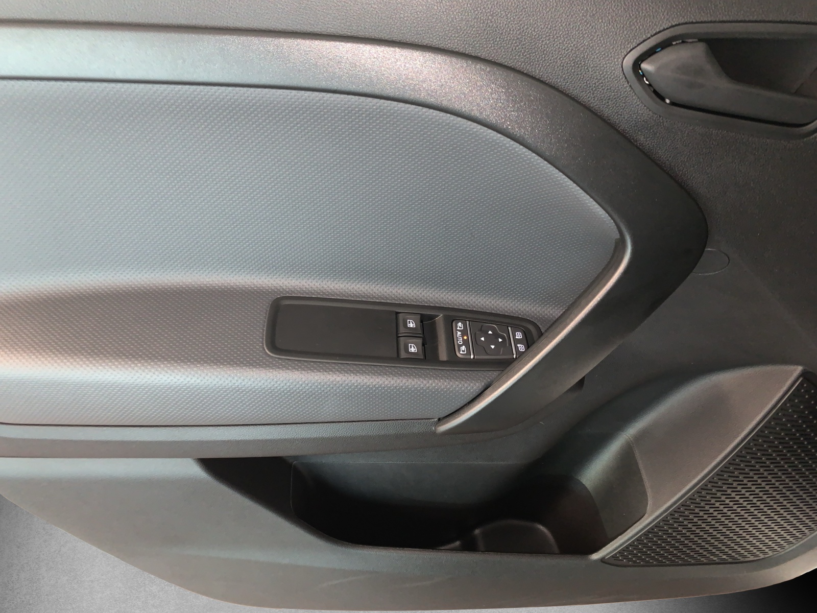 MERCEDES-BENZ eCitan 45kWh Pro-image-10