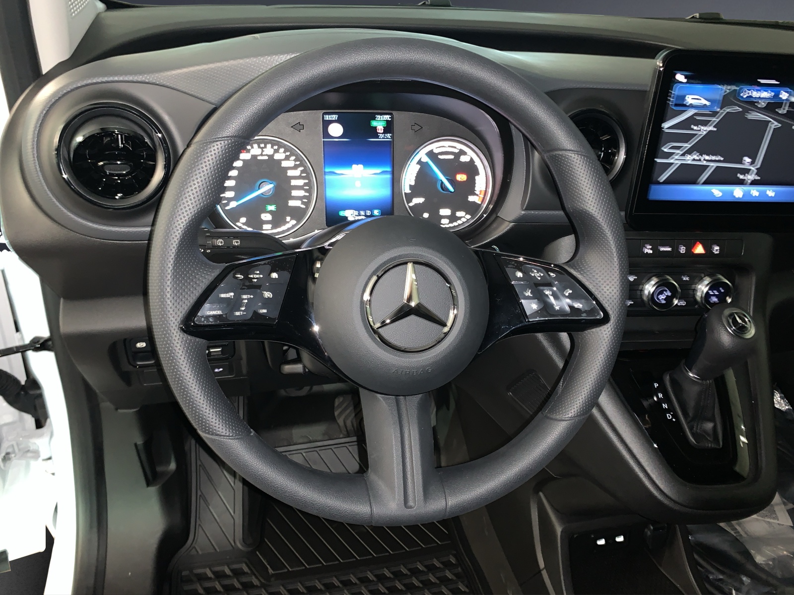 MERCEDES-BENZ eCitan 45kWh Pro-image-7