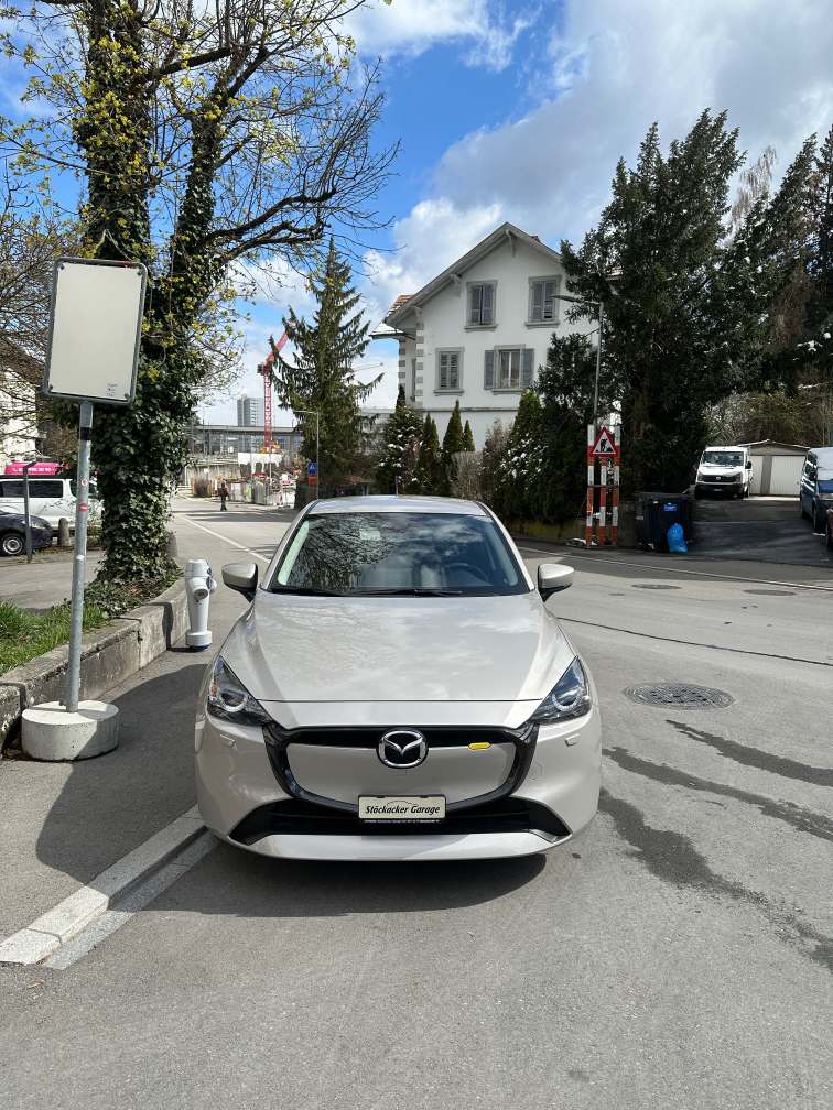 MAZDA 2 1.5 90 Center-Line-showroom-element-1