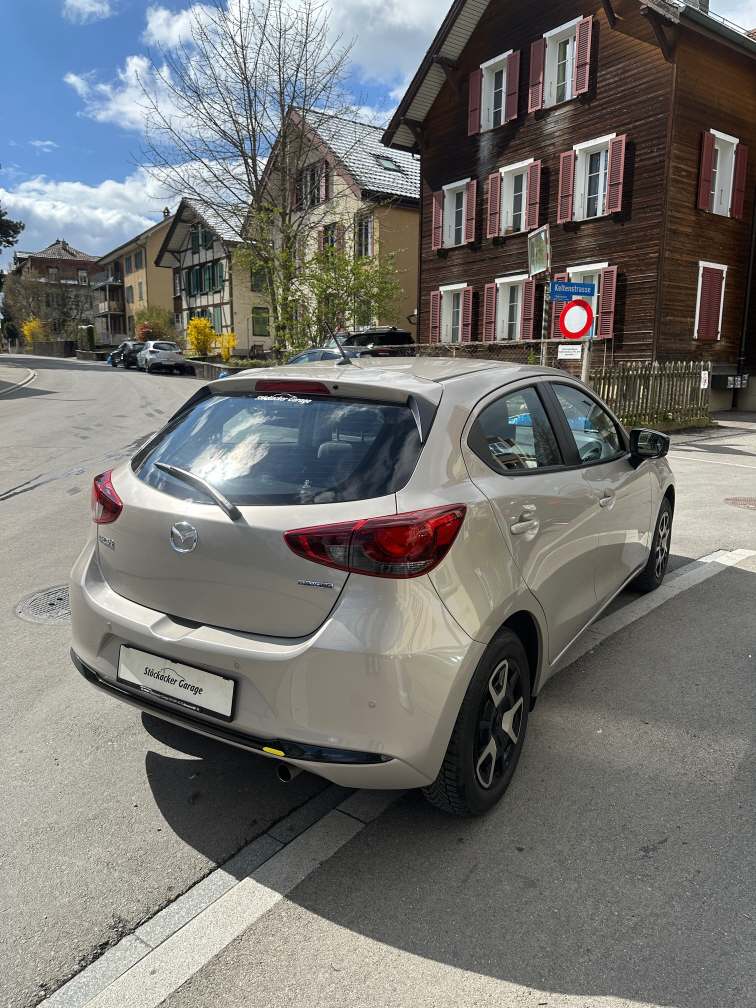 MAZDA 2 1.5 90 Center-Line-showroom-element-3