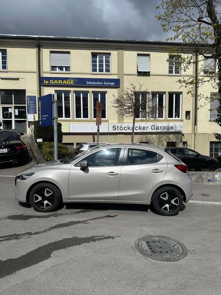 MAZDA 2 1.5 90 Center-Line-showroom-element-2